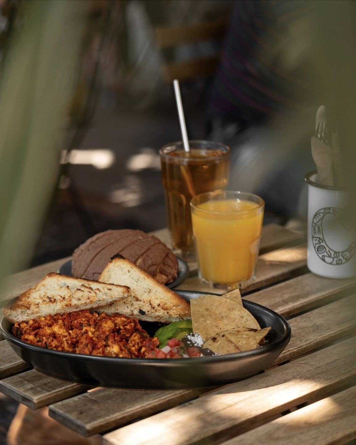 Un paquete de desayuno con tofu revuelto es la mejor manera de disfrutar en domingo ☀️ 
.
.
.
.
.
#Caf&eacute;Vegetal #desayunovegano #tofu #veganbreakfast #desayunovegano #GoVegan #comidavegana #vegancdmx
