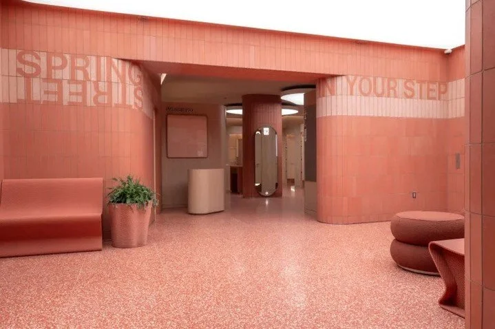 Welcome to your Wednesday Store Design Inspiration Lululemon Flagship Store, SoHo New York City⁠
⁠
Lululemon&rsquo;s new SoHo flagship feels like a confident blueprint for the brand&rsquo;s next era of retail. Spanning two levels and 17,000 square fe