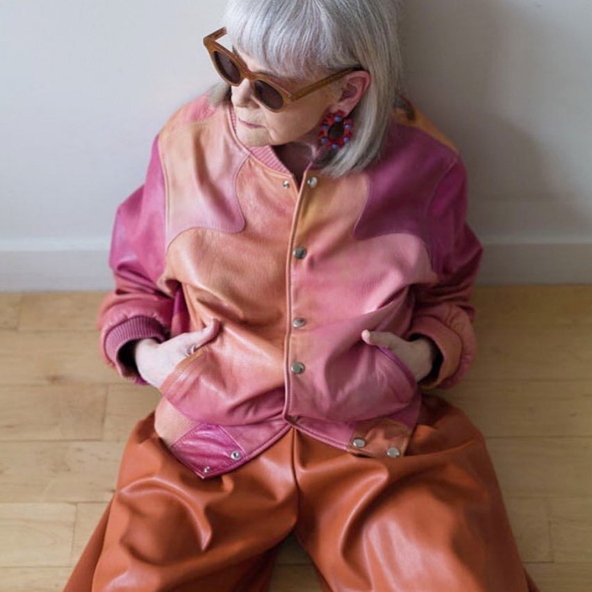 ✨Style Spotlight✨ Not only do we turn to @iconaccidental's IG for #outfitinspo but we love her #fashionphilosophy as well! She &quot;does not consume garments, she lives her life in them and dresses honestly.&quot; .
That's what we're all about. Help