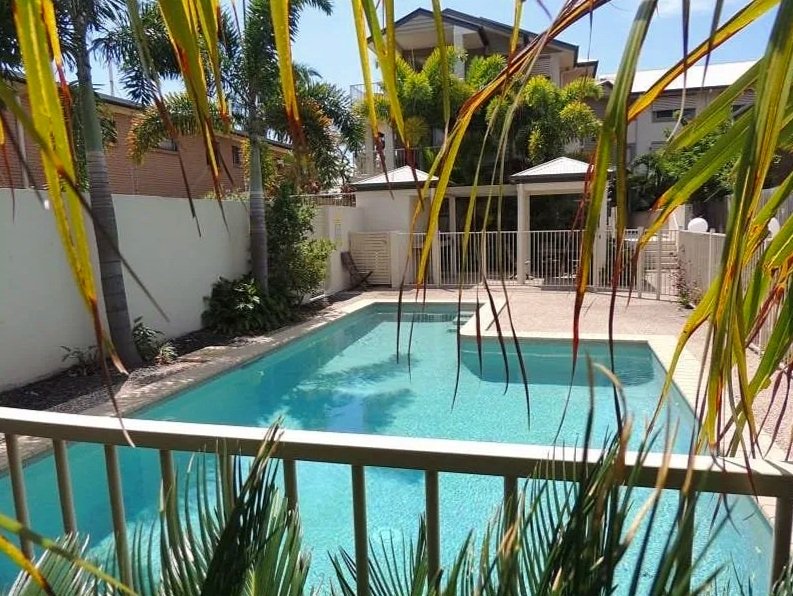 1/13D Wyndham Avenue, Southport