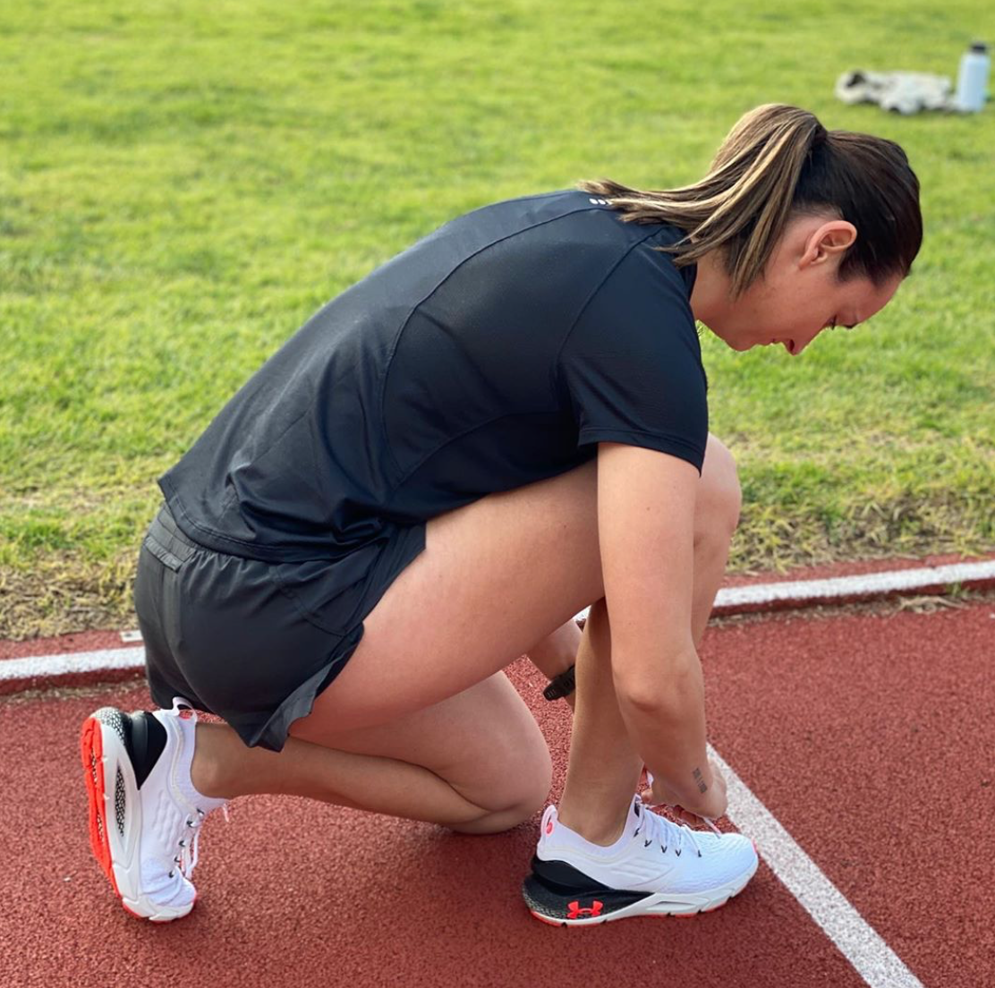 Nic Stevens signs with Under Armour