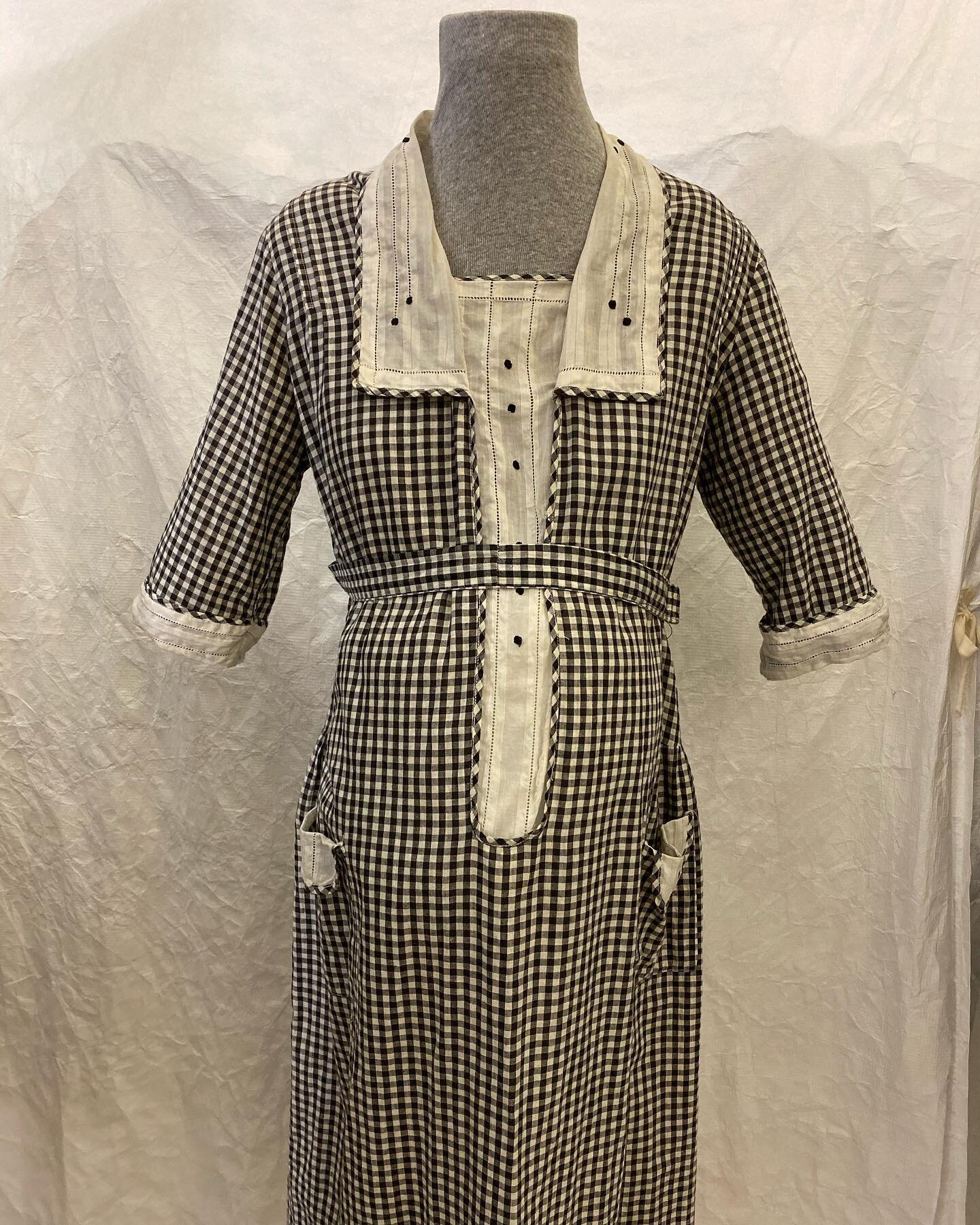 1920s Maternity Dress. Detroit Historical Society, 1961.001.003. 
I often study garments lying flat on tables, sometimes because of poor condition, but it&rsquo;s when you see them on forms that the maternity-appropriate shape becomes really clear. V