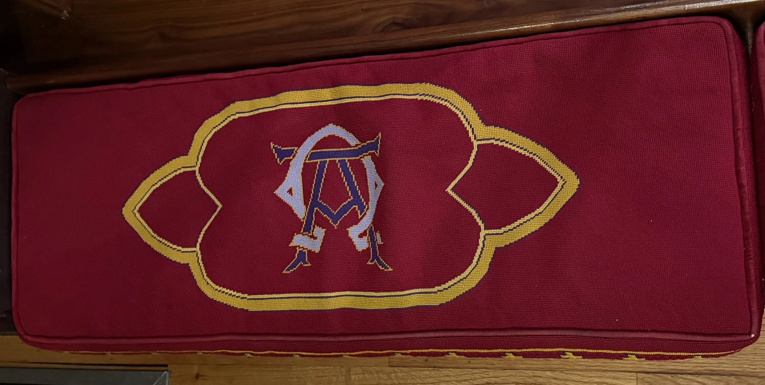 Kneeler 1.jpg