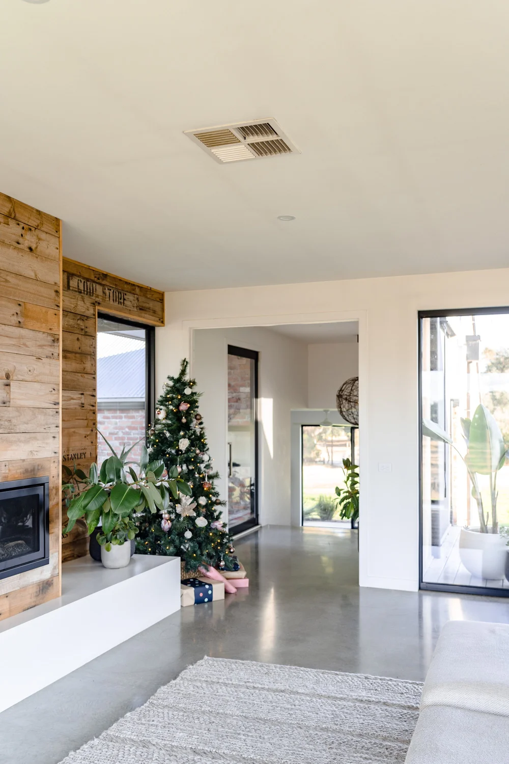 How a Reindeer Poop Snow Globe Saved Christmas Booken Blend