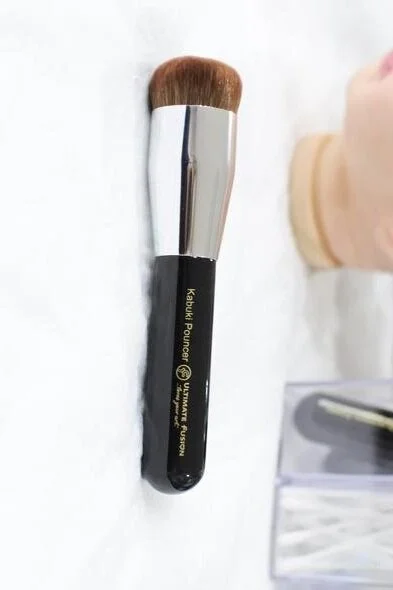 Kabuki Pouncer - Brush by Ultimate Fusion