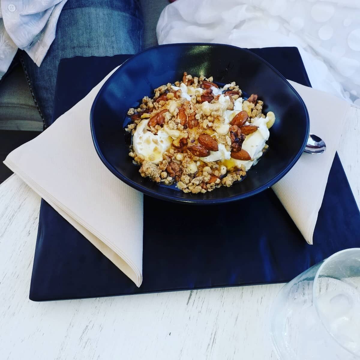 #healthyparos #healthybreakfast #greekyogurt #balconynaoussa #balconyparos #verandaparos #seaviewparos #breakfastparos #breakfastnaoussa #brunchnaoussa #brunchparos #bestviewnaoussa #naoussaparos #naousaparos #parosgreece #parosisland #parosbar #barn