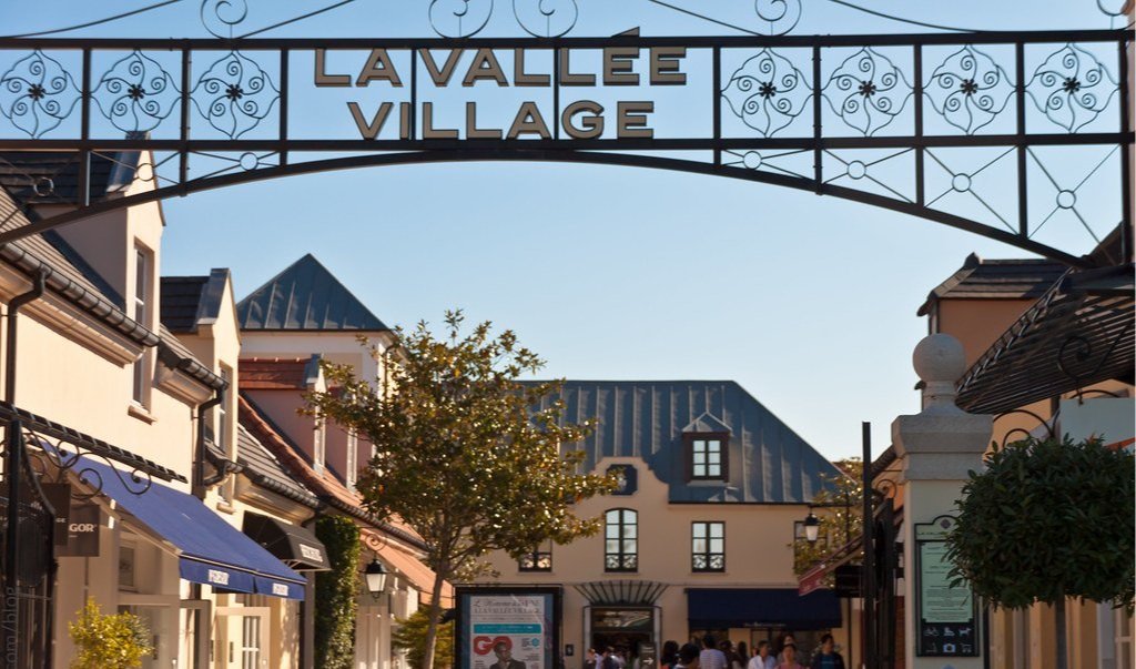 How to save money at La Vallée Village in Paris, France