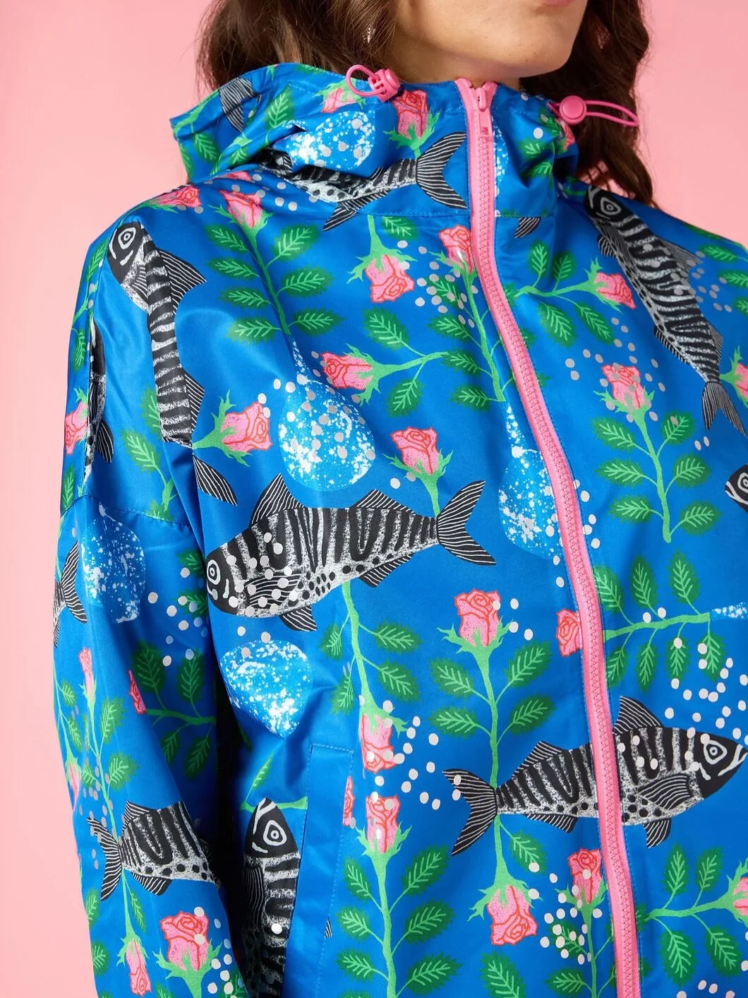 Gone fishing 🎣 details from the @gormanclothing collab 🐟 keep scrolling to see the artwork that started it all, now available in my print shop (link in bio) 🐠