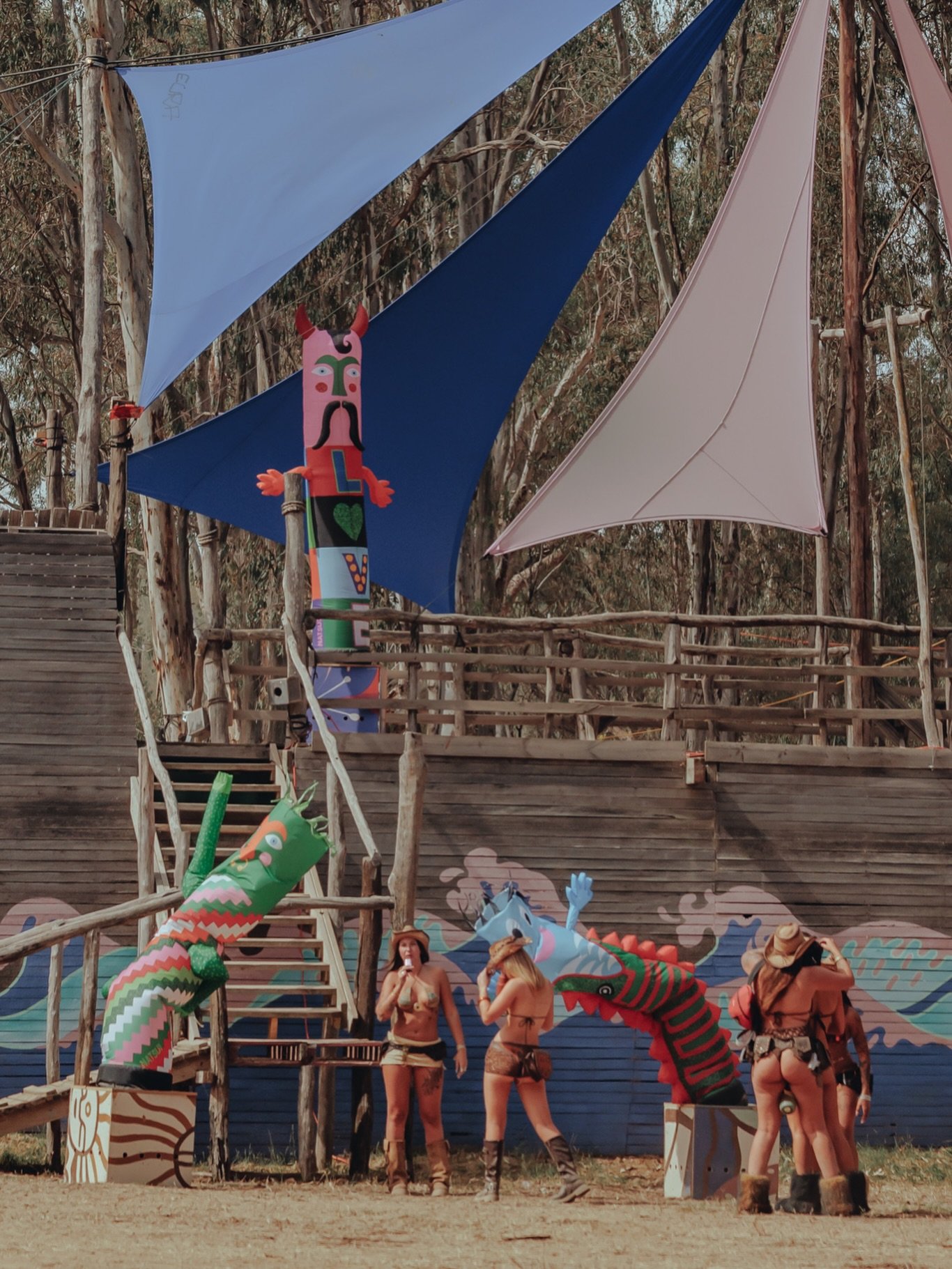 What Lucy Said 👹 #LOVE Inflatable art sculptures/  install photos from @strawberryfields_festival &lsquo;25, Photos: @duncographic 
#strawberryfieldsfestival2025 #inflatableart