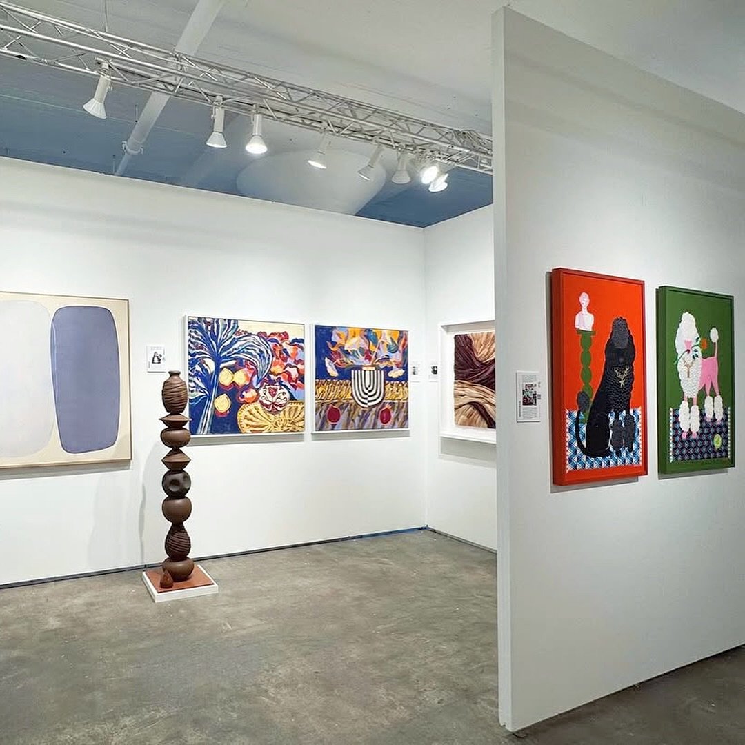 OMG I&rsquo;m in New York!!!!!!🗽Delighted to announce that I am now represented by @galerieduret in Paris &amp; USA, we are now showing at @affordableartfairnyc Booth C19, 18-22 March // Photos: @galerieduret 

Featured with:
Matt Cauchi
Simone Chri