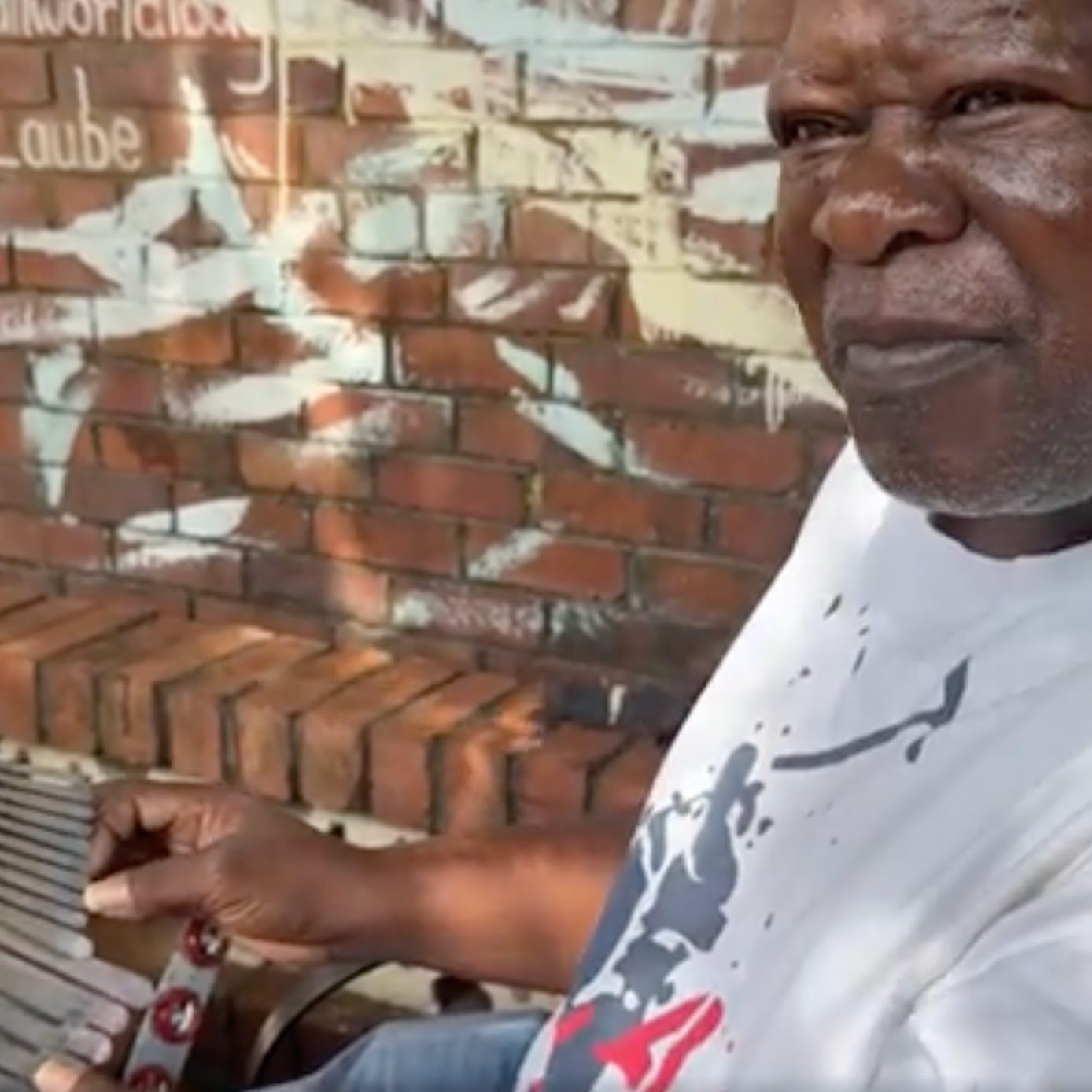 Josephat Mandaza: Mbavarira - Mbira Video Lesson