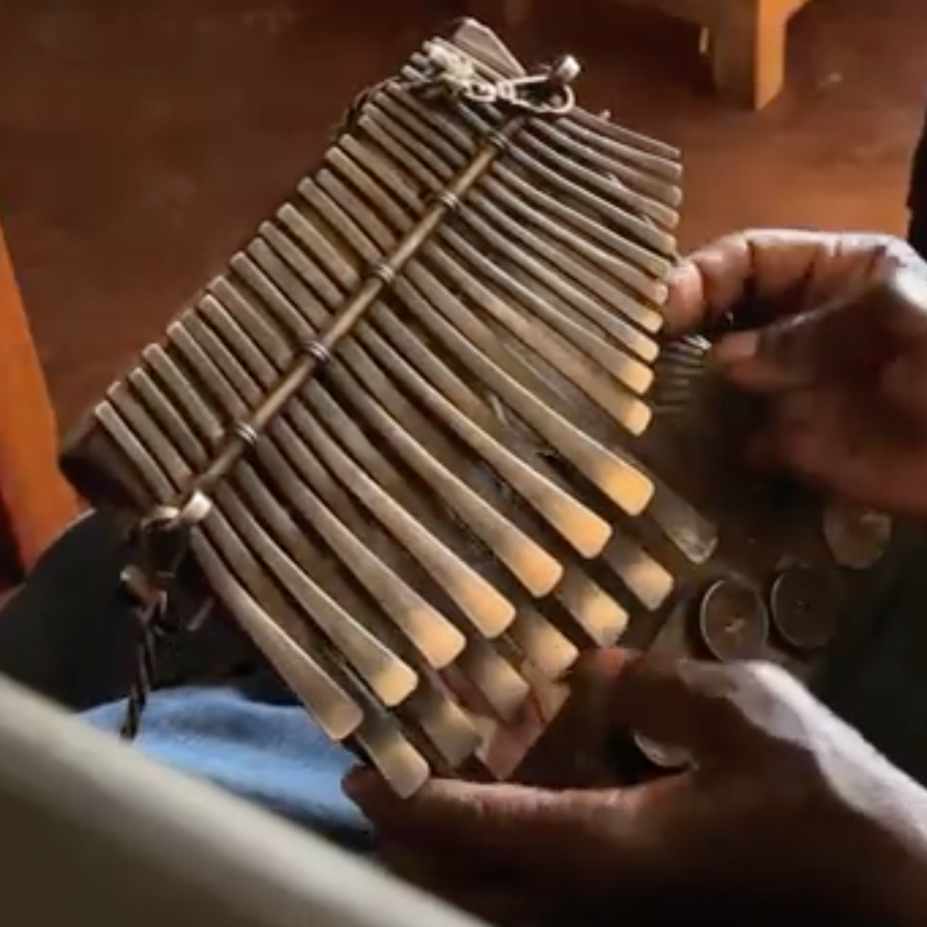 Leonard Chiyanike: Mutamba - Mbira Video Lessons
