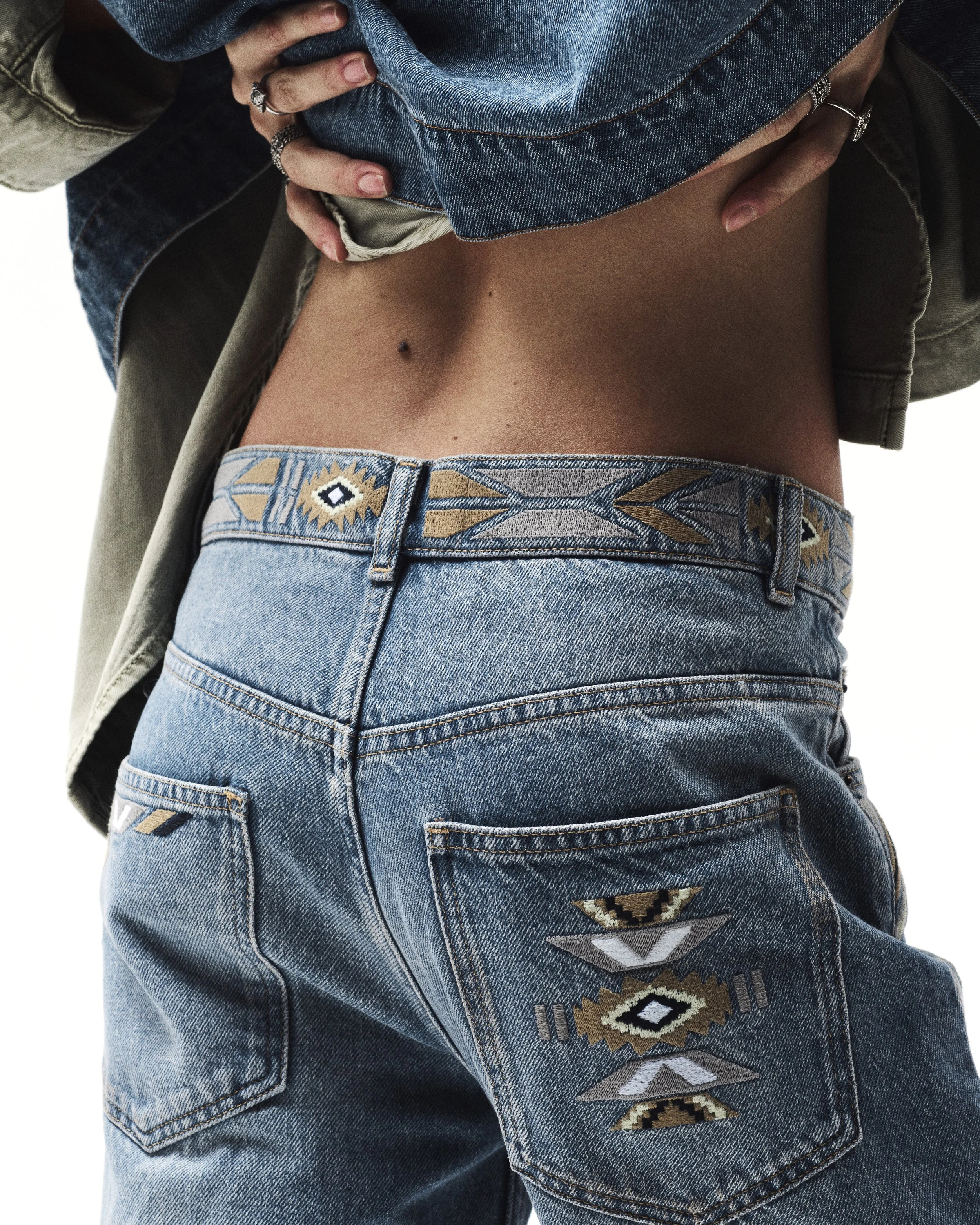 BASH_251203_SG_020_LOOK_2_858 copie.jpg