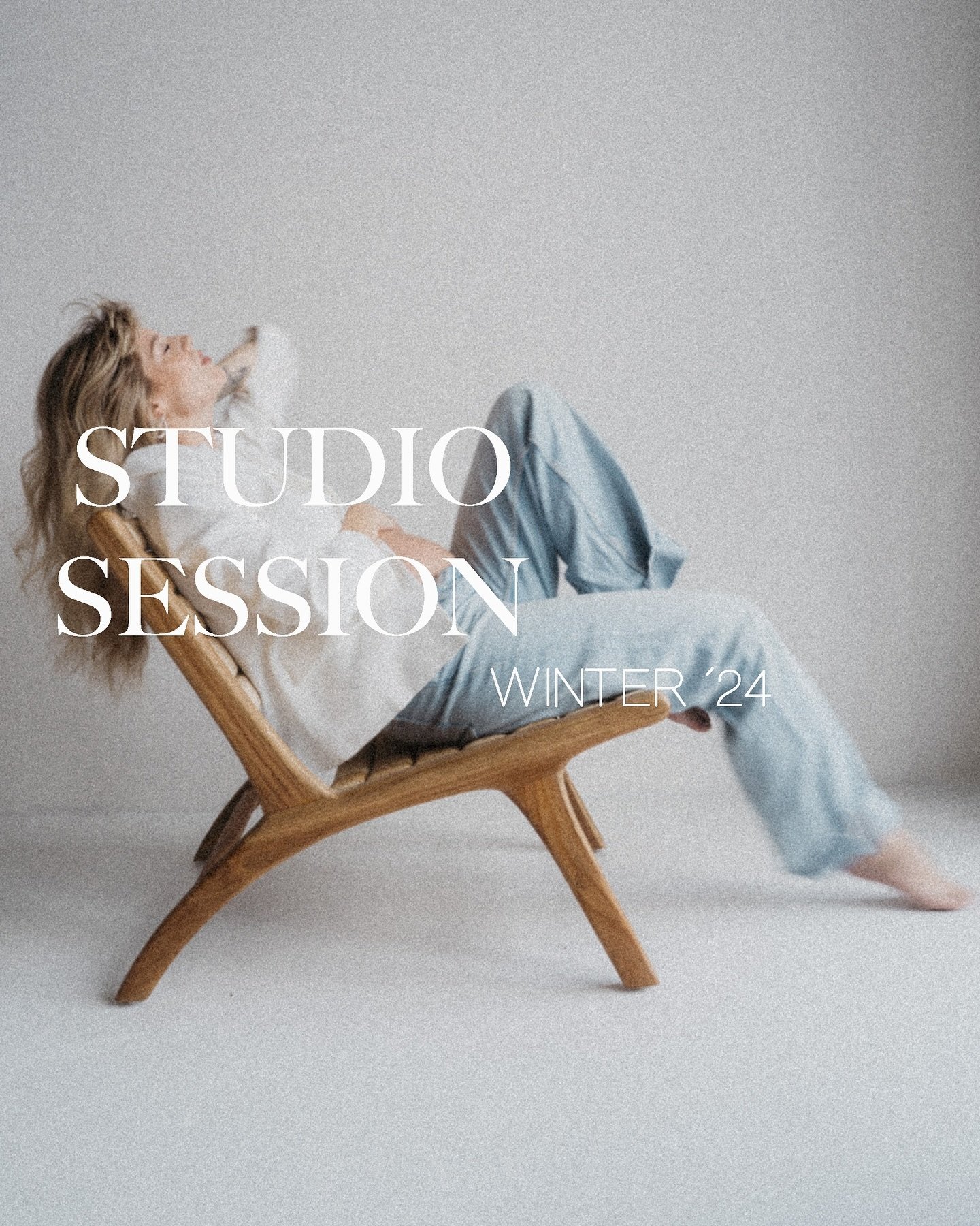 STUDIO SESSION WINTER &lsquo;24

Am ersten Advents-Samstag (30.11.2024) sind wir in unserem Studio @studiozehn70 in K&ouml;ln!

Bucht euch jetzt einen Slot f&uuml;r Portraits, Familie oder Couple Shooting - 30 Minuten inklusive touch-up @inapodu_brid