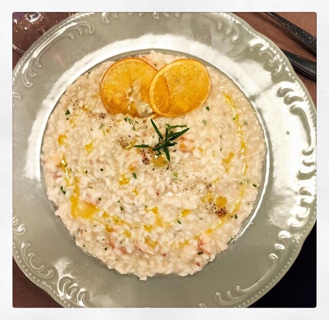 &quot;Risotto con gamberi profumati al brandy e dressing di agrumi!Lasciatevi tentare, divertire ed entusiasmare dalla creativit&agrave; del nostro chef!

#prosciutteria #cucinaitaliana #ristorante #treviso #prosciuttodisandaniele #foodie #tradizioni