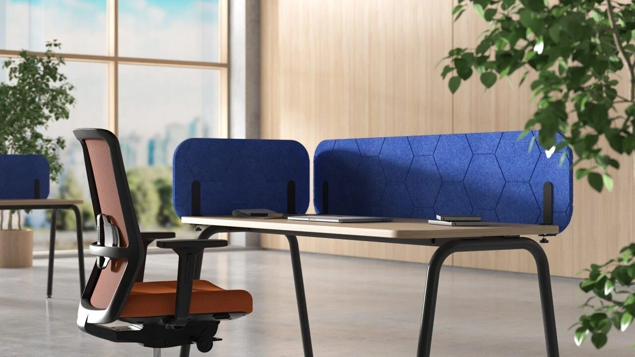 desk_.jpg