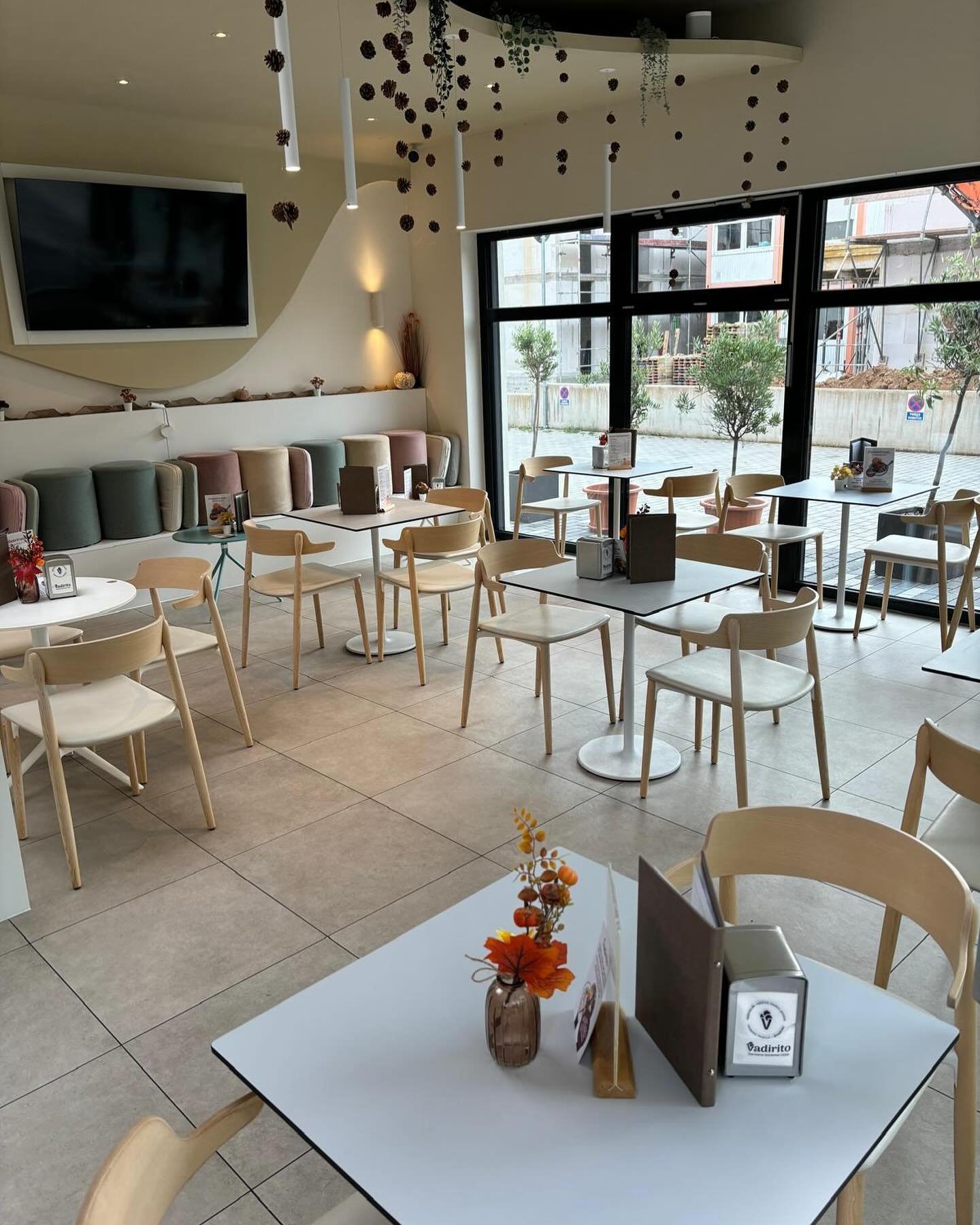 Let your furniture tell your story. 

Project: vadirito