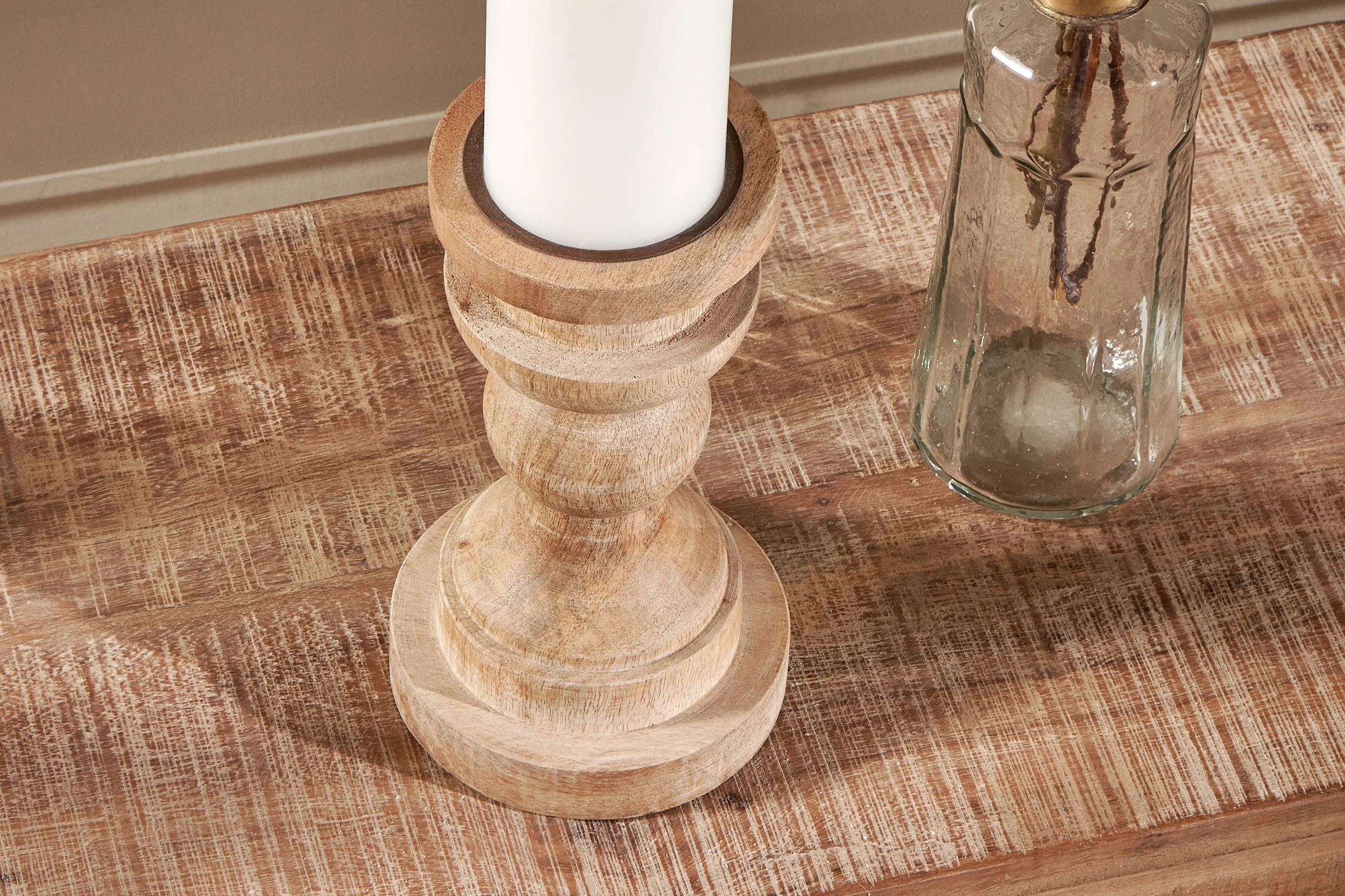 KS0201 - Kibibi Candlestick - 4.jpg