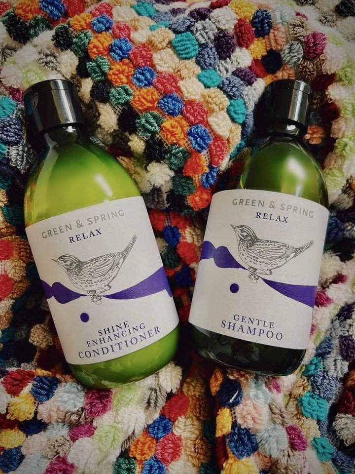 A perfect pair for sumptuous hair ❤️

#greenandspring #homecandle #naturualproducts #ecofriendly #britishmade #giftsets #bathandbody #candles #diffusers #gifting #handwrapped #natureinspired #areyoucurious
