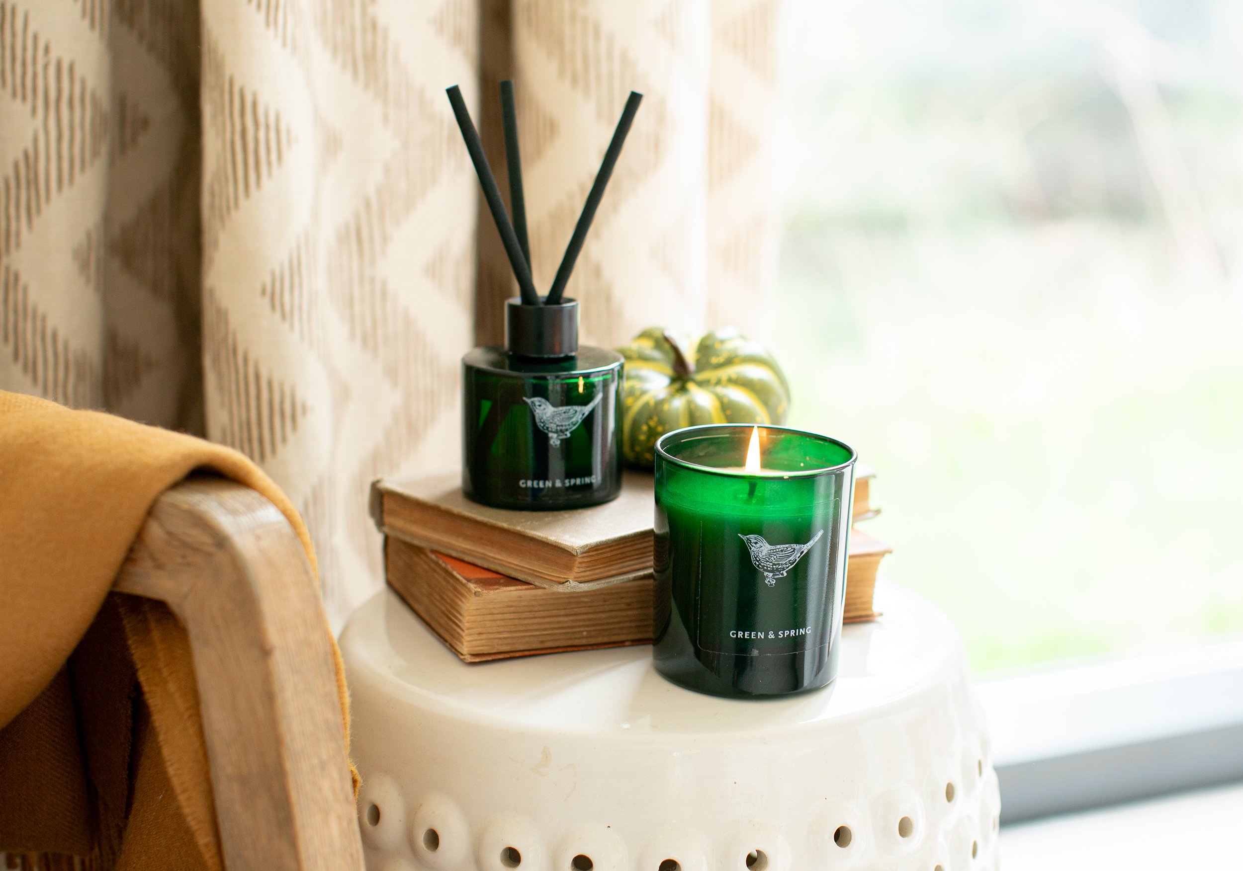 AA908282Alicia-Victoria-Green-Spring-Christmas-.jpg
