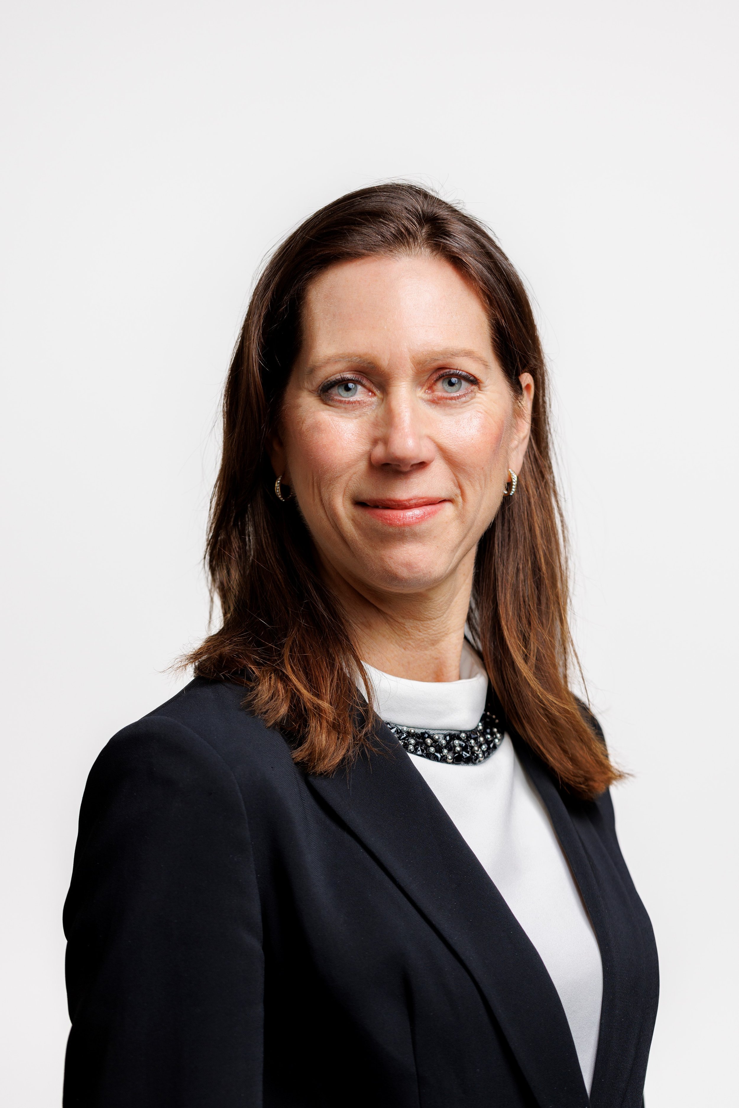 Maria Groschopp Dellwik 2022_face grey background 1.jpg