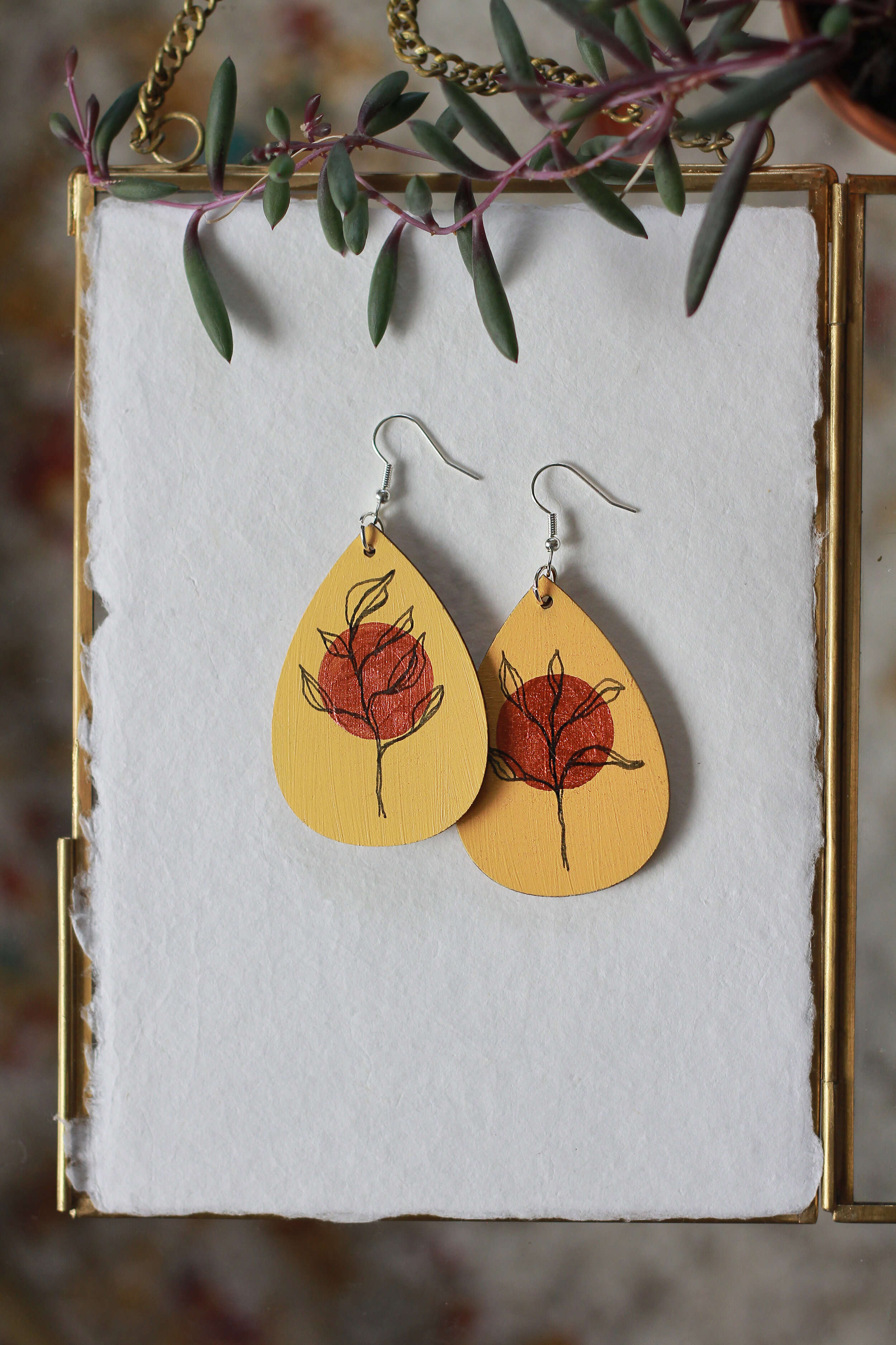 Goldenrod Yellow with Contour Leaves Earrings