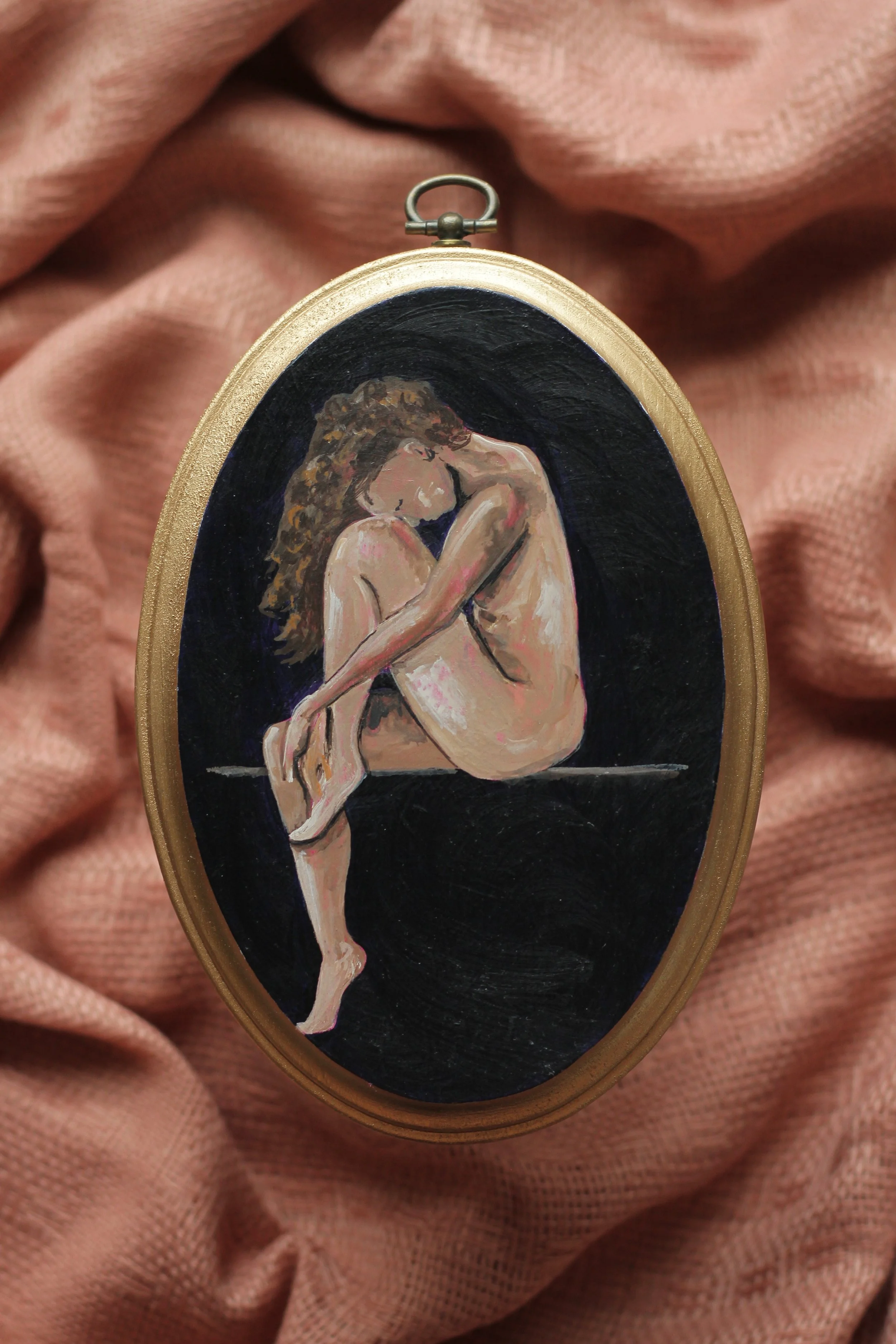 "hug" - 5x7" vertical oval wood plaque