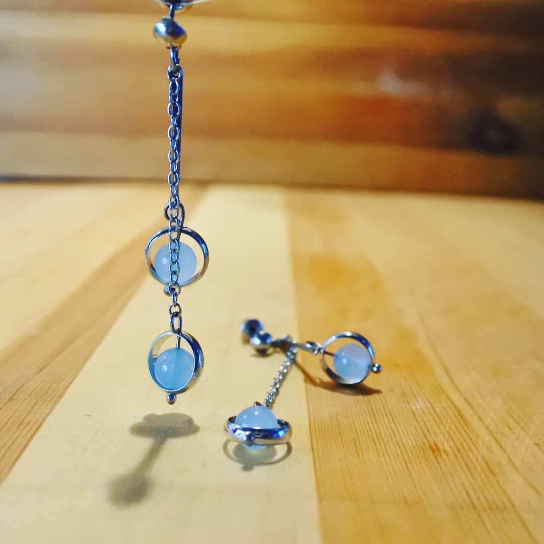 Pretty natural stone earrings 

Available at www.yogalivinghouse.com

#earings #naturestone #spiritualjewelry #jewelry 
#accessories #smy