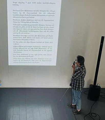 Maud pratar 3.jpg