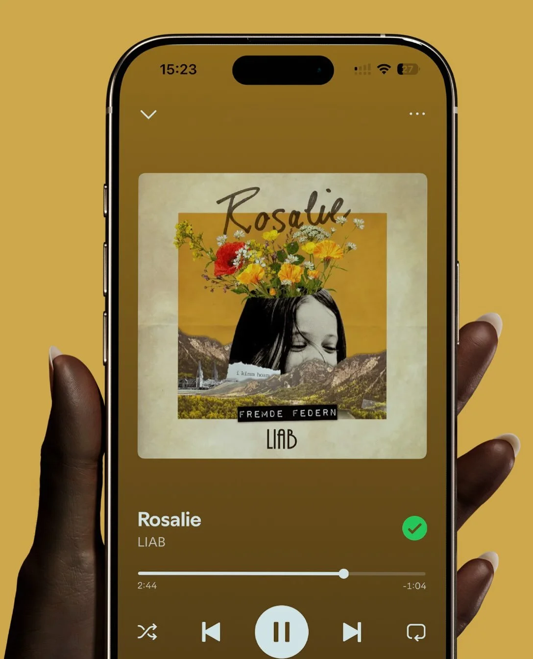Cover artwork for &ldquo;Rosalie&rdquo; by @liabmusic 💐

For the album &ldquo;Fremde Federn&rdquo; and its six singles, I created a visual concept that evolves with every song. Each cover is a digital collage, developed around the individual story, 