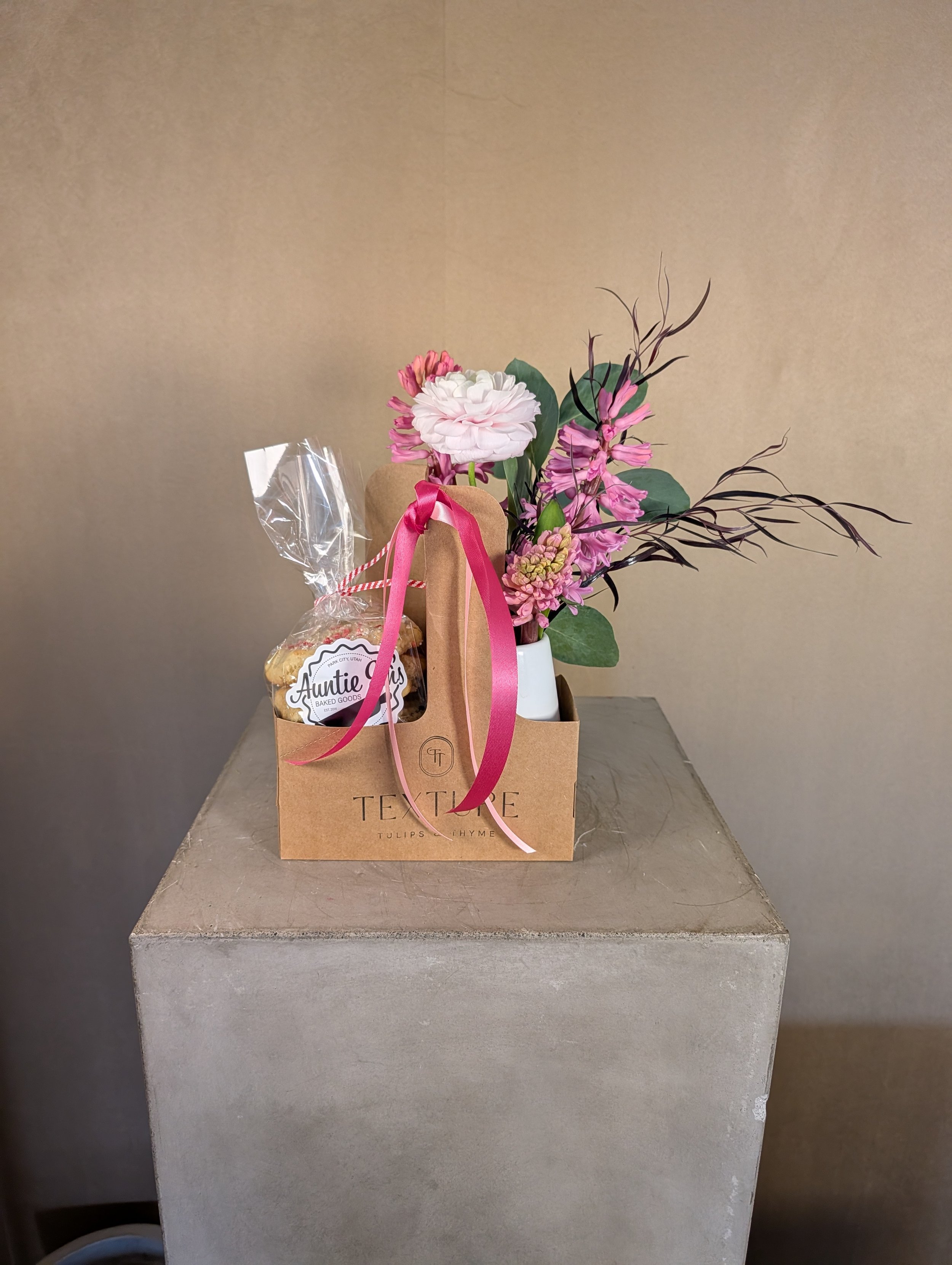 (Add-On) Floral Bud Vase & Cookie Package