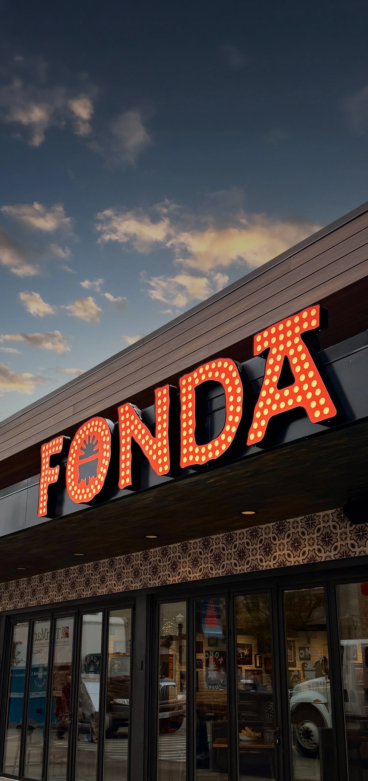Fonda-de-Paula-Sign.jpg