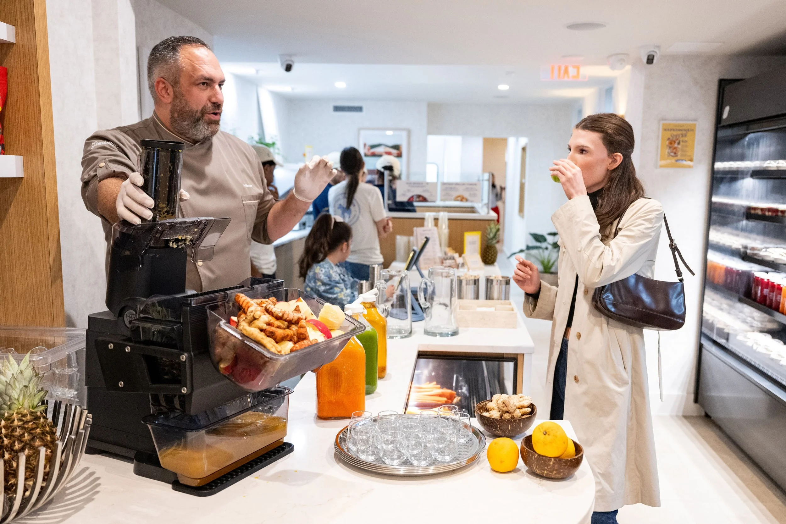 puree-juice-bar-georgetown-opening-juicer-demo-tasting-counter-058.jpg
