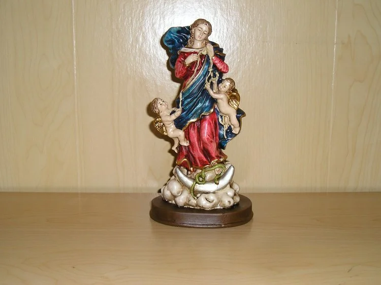 Our Lady Undoer of Knots Medium Size Statue by Liscano