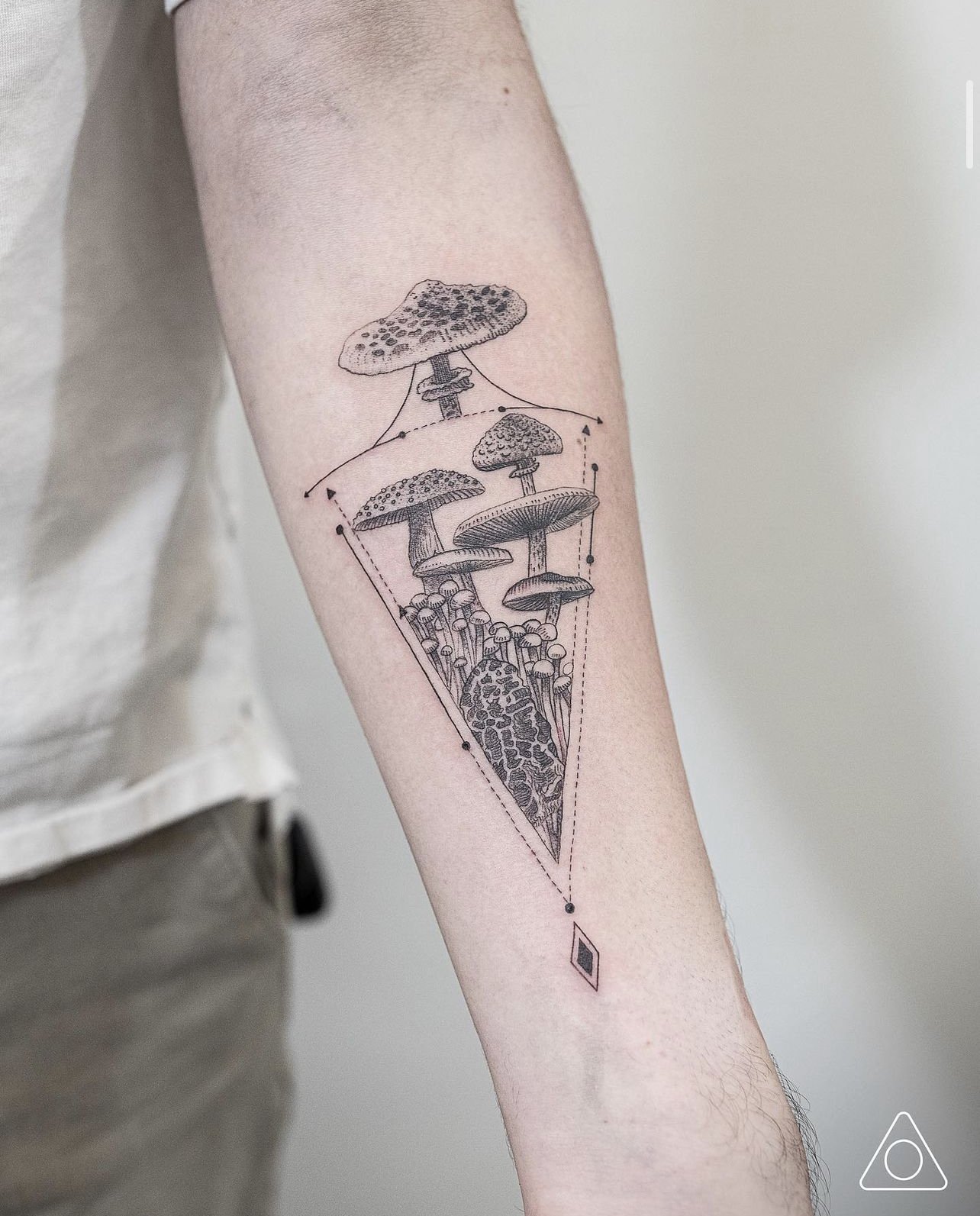 dotwork leg tattoo blackwork | More clean and crisp dotwork … | Flickr