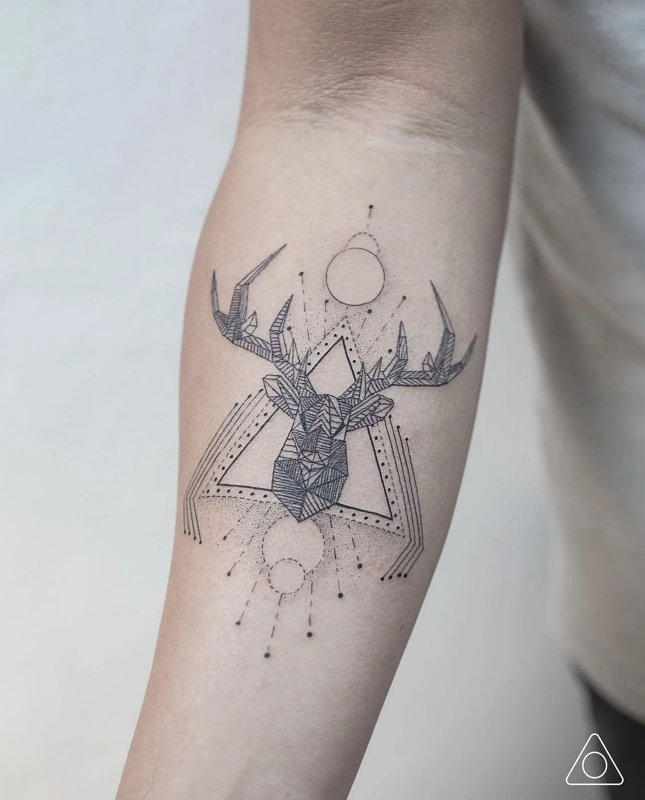 GEOMETRIC DEER