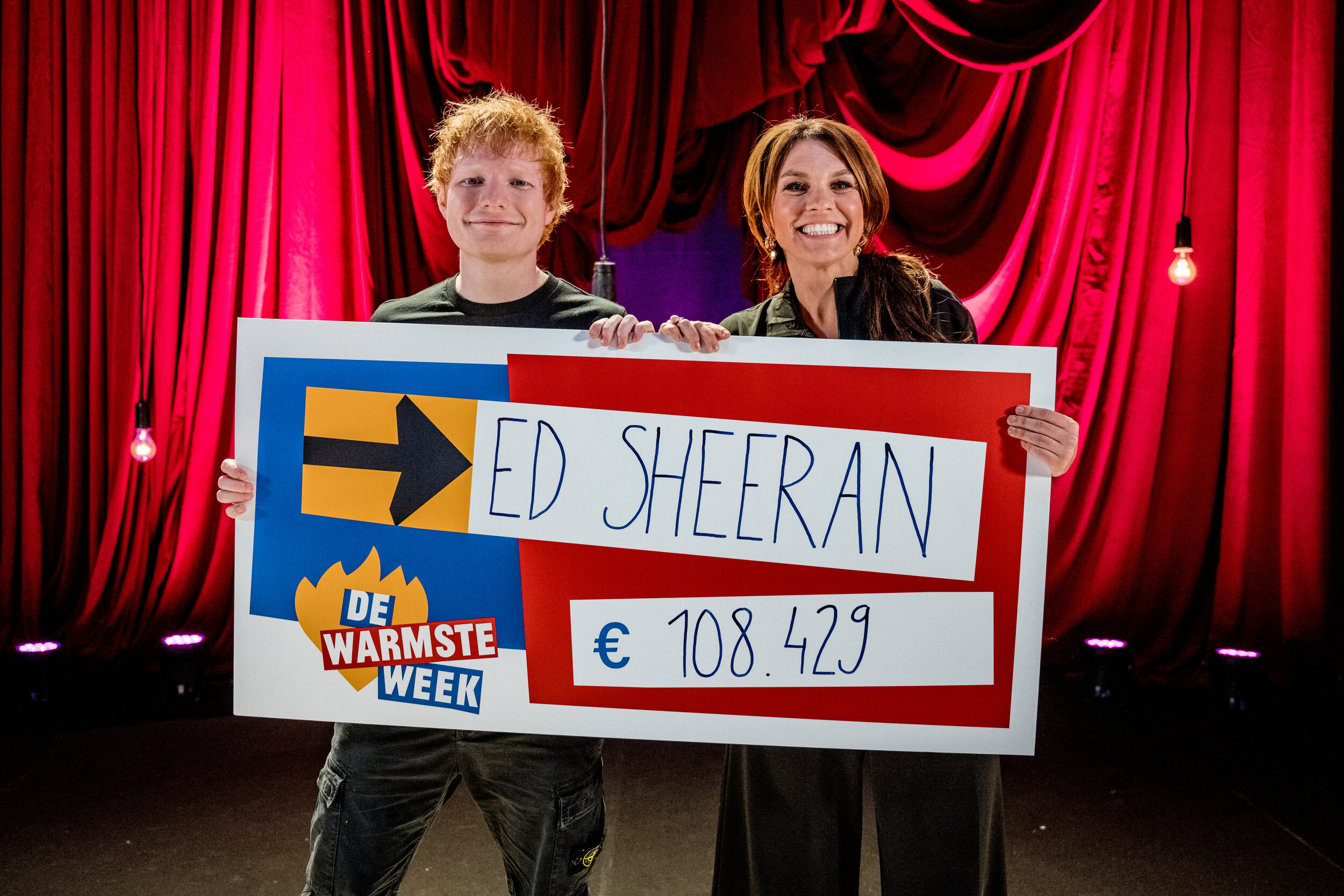 2021-10-04 - Showcase Ed Sheeran - Cheque met Ed Sheeran & Siska Schoeters @ Vrt (Brussel) - 011.jpg