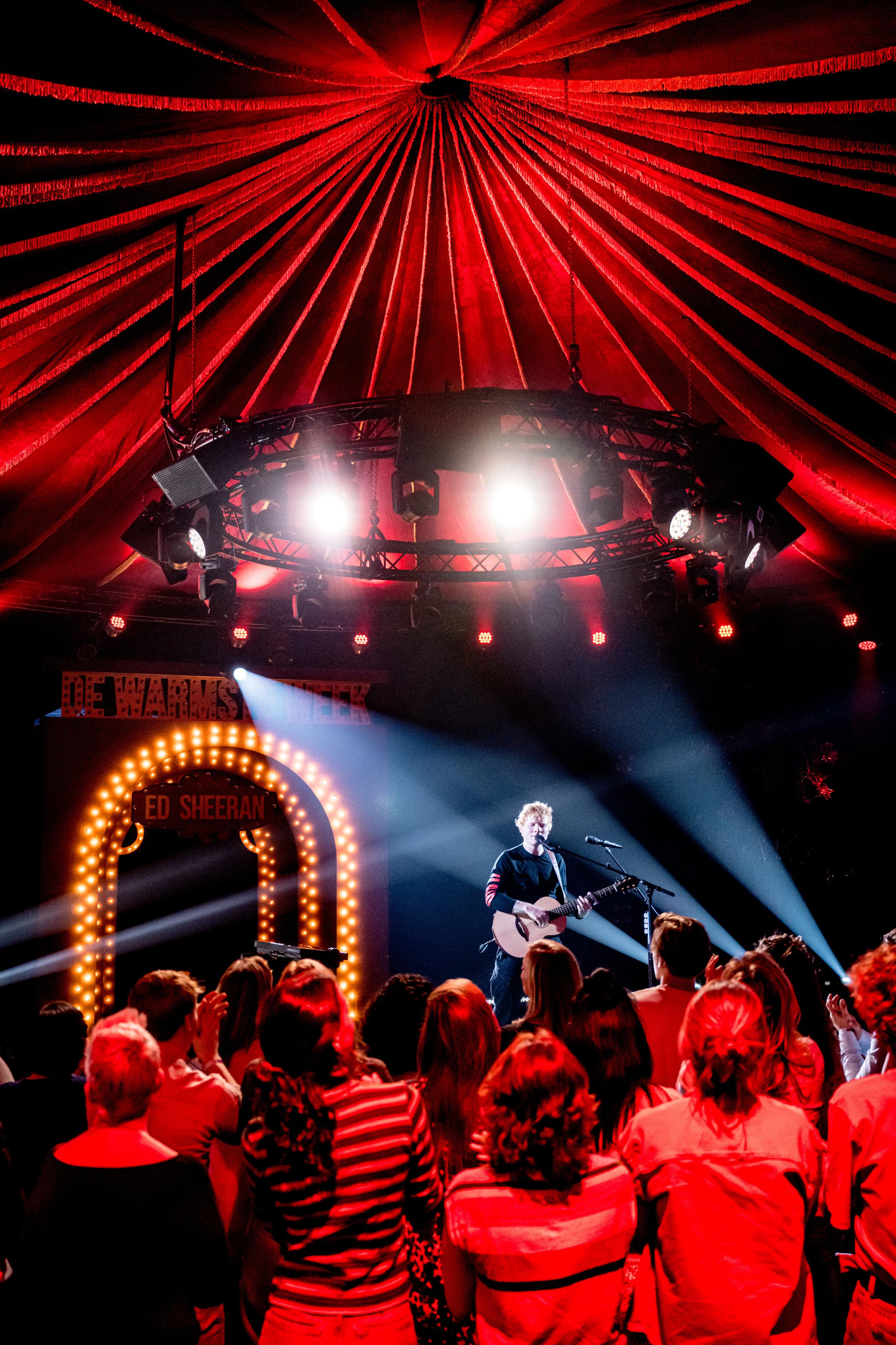 2021-10-04 - Showcase Ed Sheeran @ Vrt (Brussel) - 040.jpg