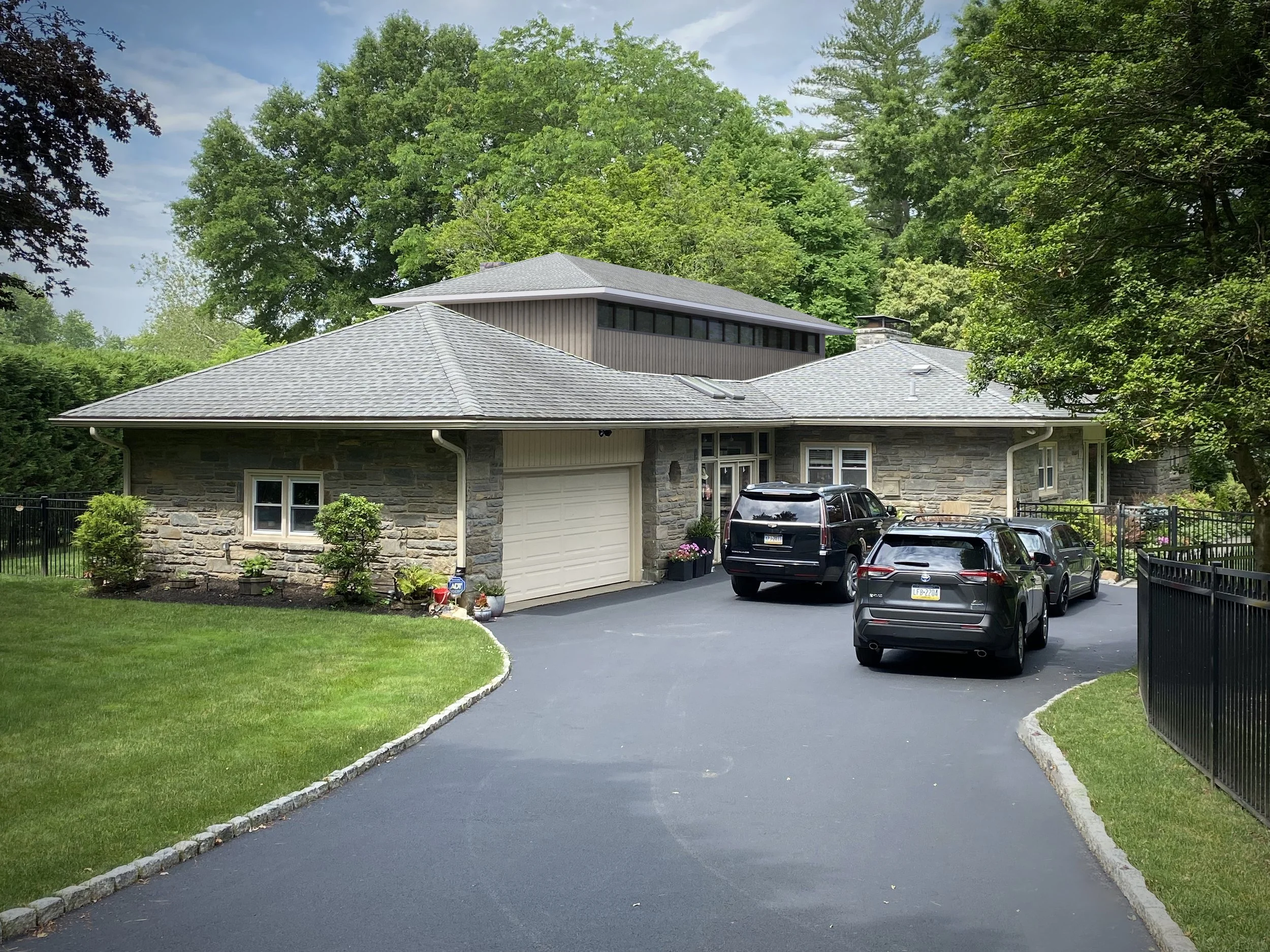 COMPOSITE VIEW FROM DRIVEWAY.jpg