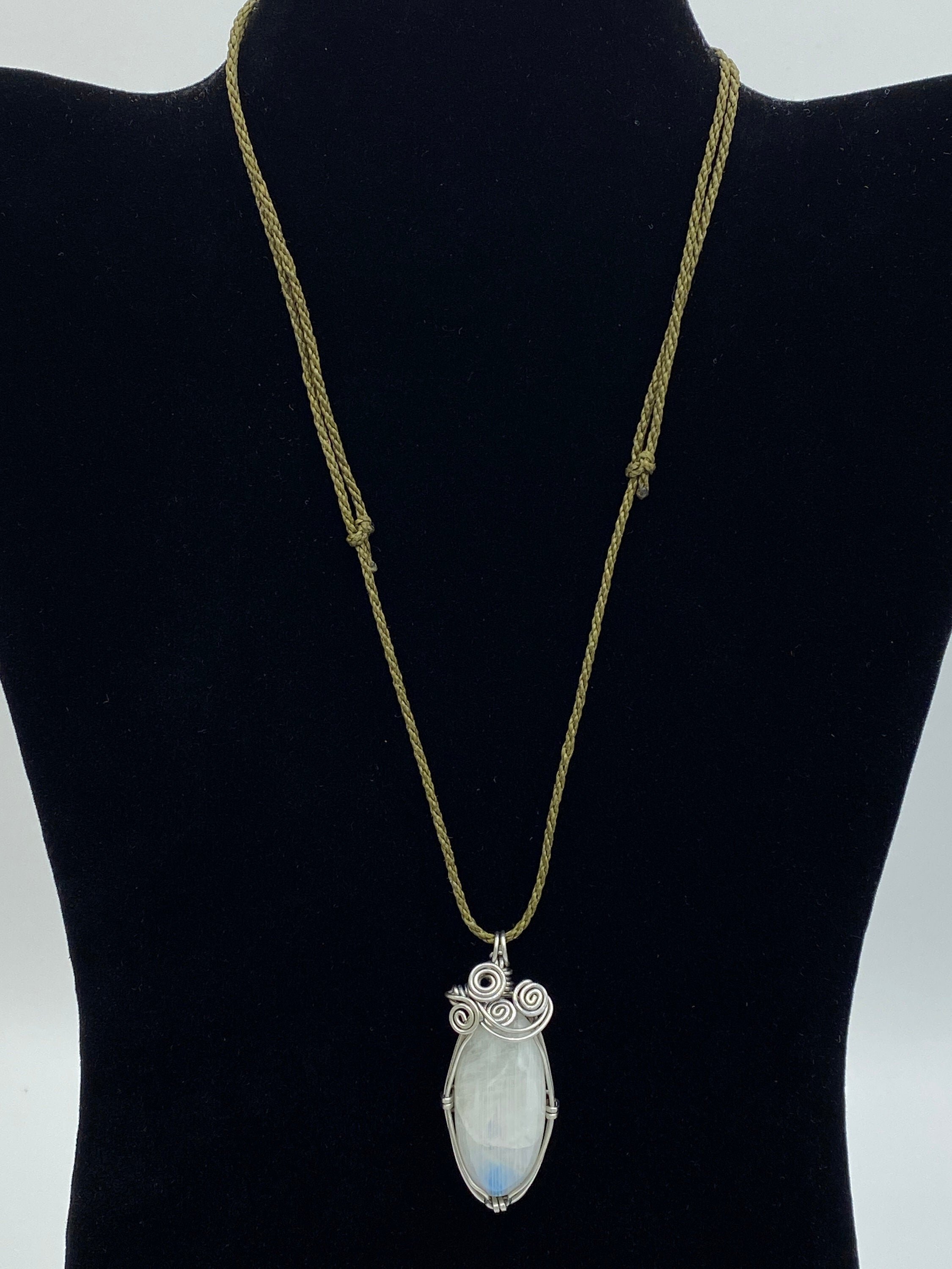 Handmade Pendant Necklace with Moonstone