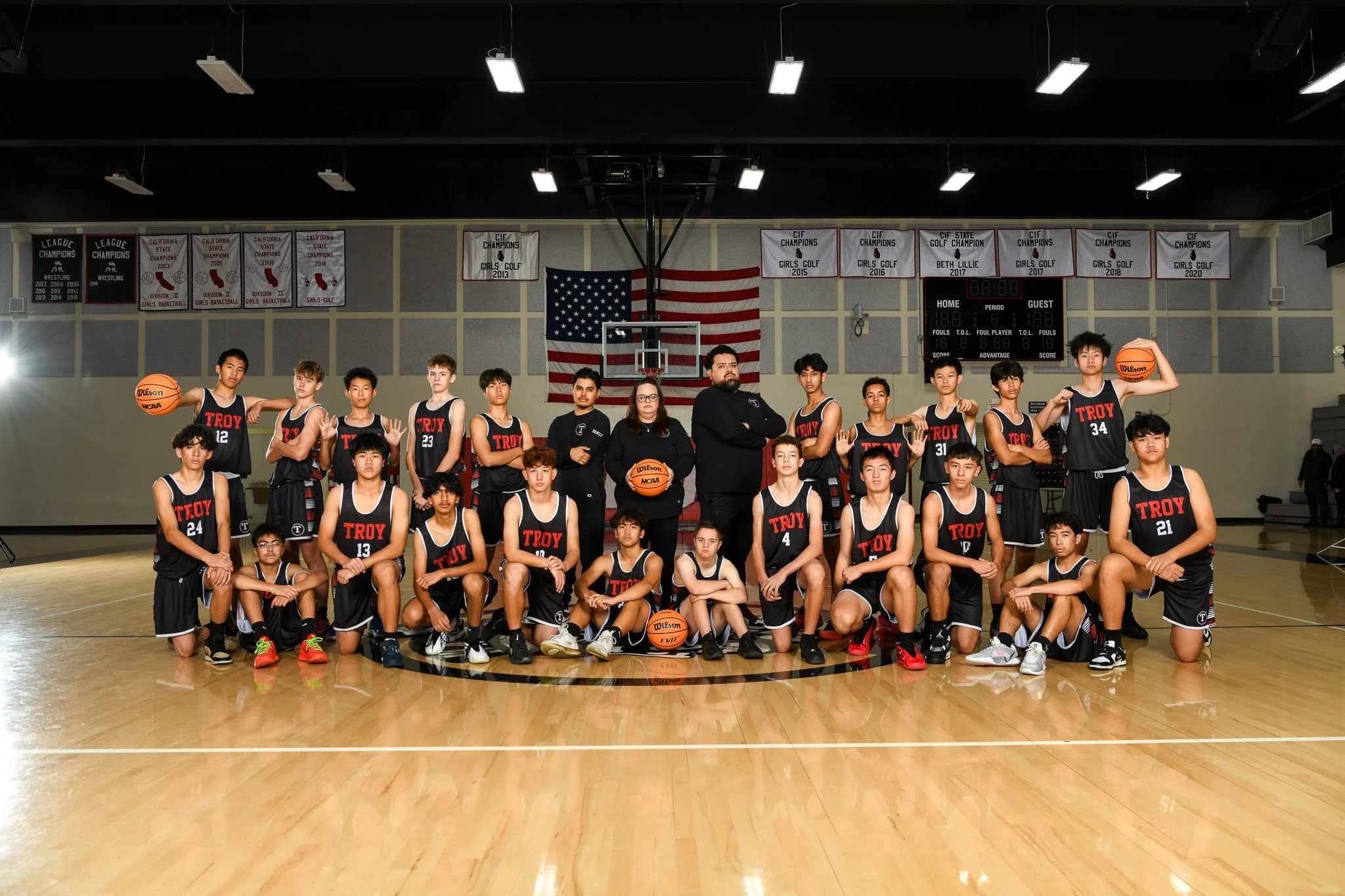 FROSH STANDING_FER_3120.jpg