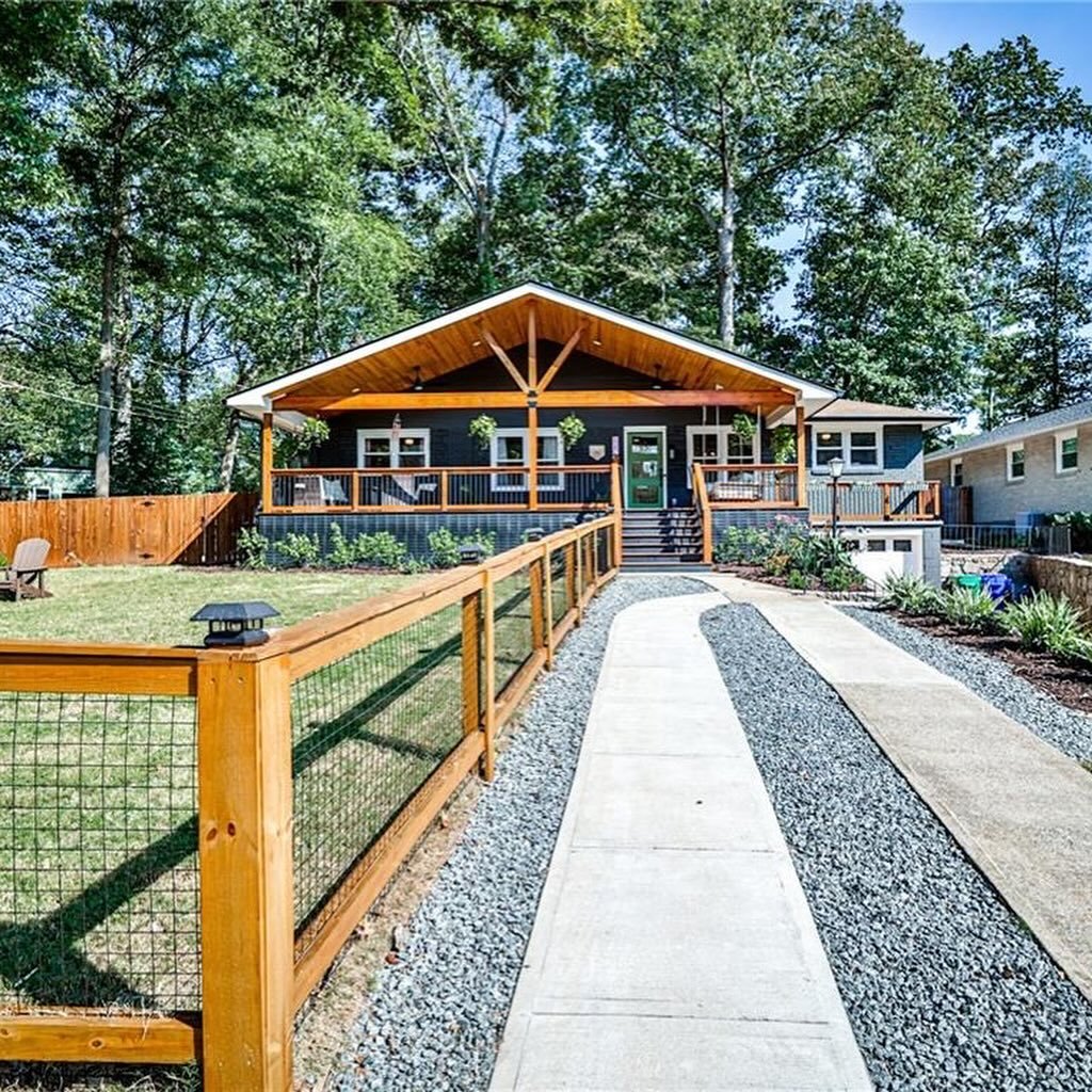 Just sold this #midcentury styled bungalow.  High ceilings, floor to ceiling windows and stunning walk out backyard. We won the home with multiple offers! 👉🏽 to see all pictures.