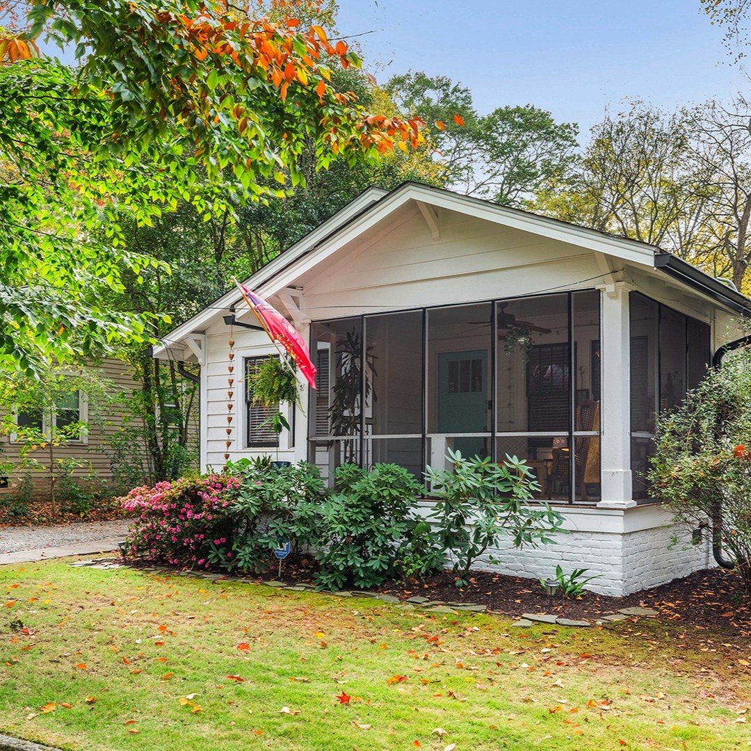 📣 New listing 📣 Historic bungalow with the most incredible outdoor living space. 👉 to see more pix!
#atlantahomes #atlantahomesforsale #atlhomes #historicbungalow #historicatlanta #kirkwoodatl #kirkwoodatlanta #topatlantarealtor