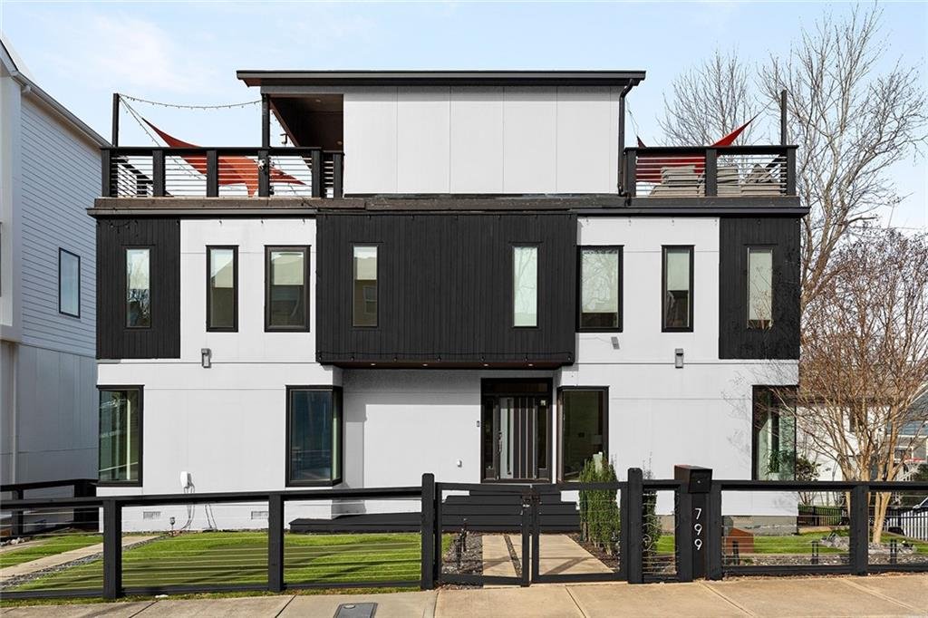799 Connally St SE
