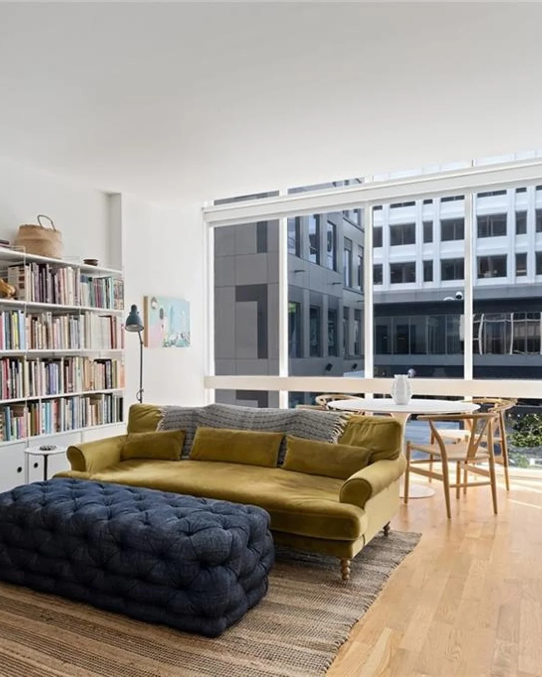 ✨New Luxury Midtown Condo ✨
Check out our newest modern listing in the heart of midtown’s finest block. Live in the heart of Colony Square that offers convenience to Piedmont Park, High Museum, Marta, restaurants, shops and more! This particula