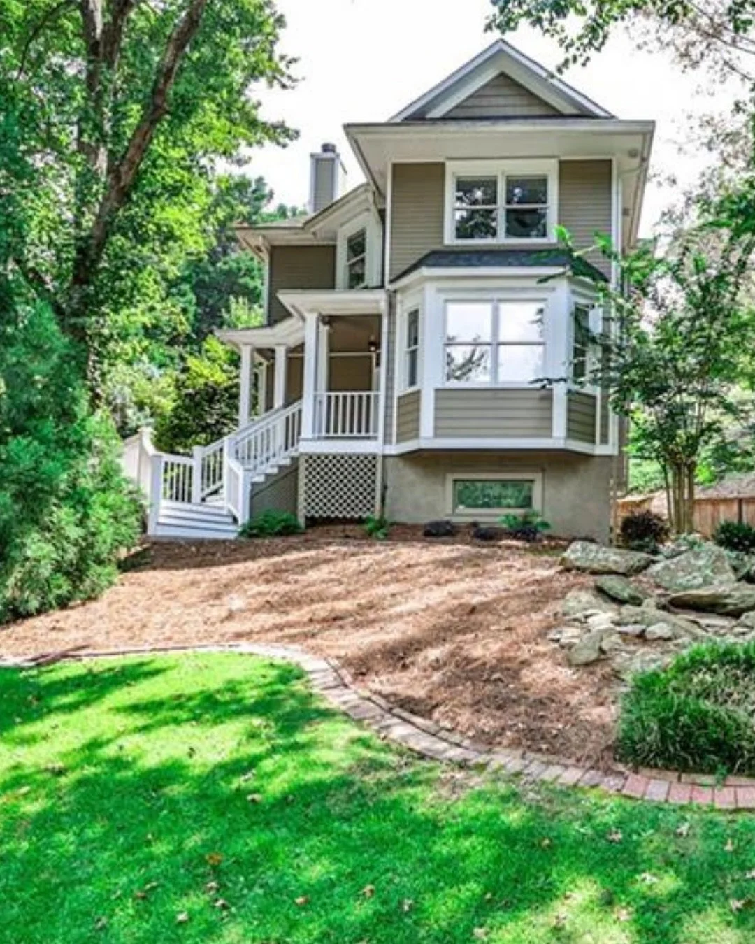 ✨ Closed in Lake Claire for $960,000✨
📍 330 Lake Claire Ct 
Love this quiet pocket neighborhood that offers coffee shops, parks, neighborhood golf course and more! Thanks for the coop @harvingreene