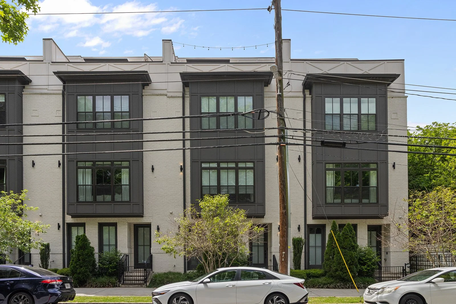 574BoulevardPlNE#12-2060-WEB-002.jpg