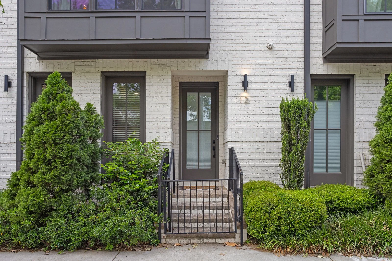 574BoulevardPlNE#12-2060-WEB-003.jpg