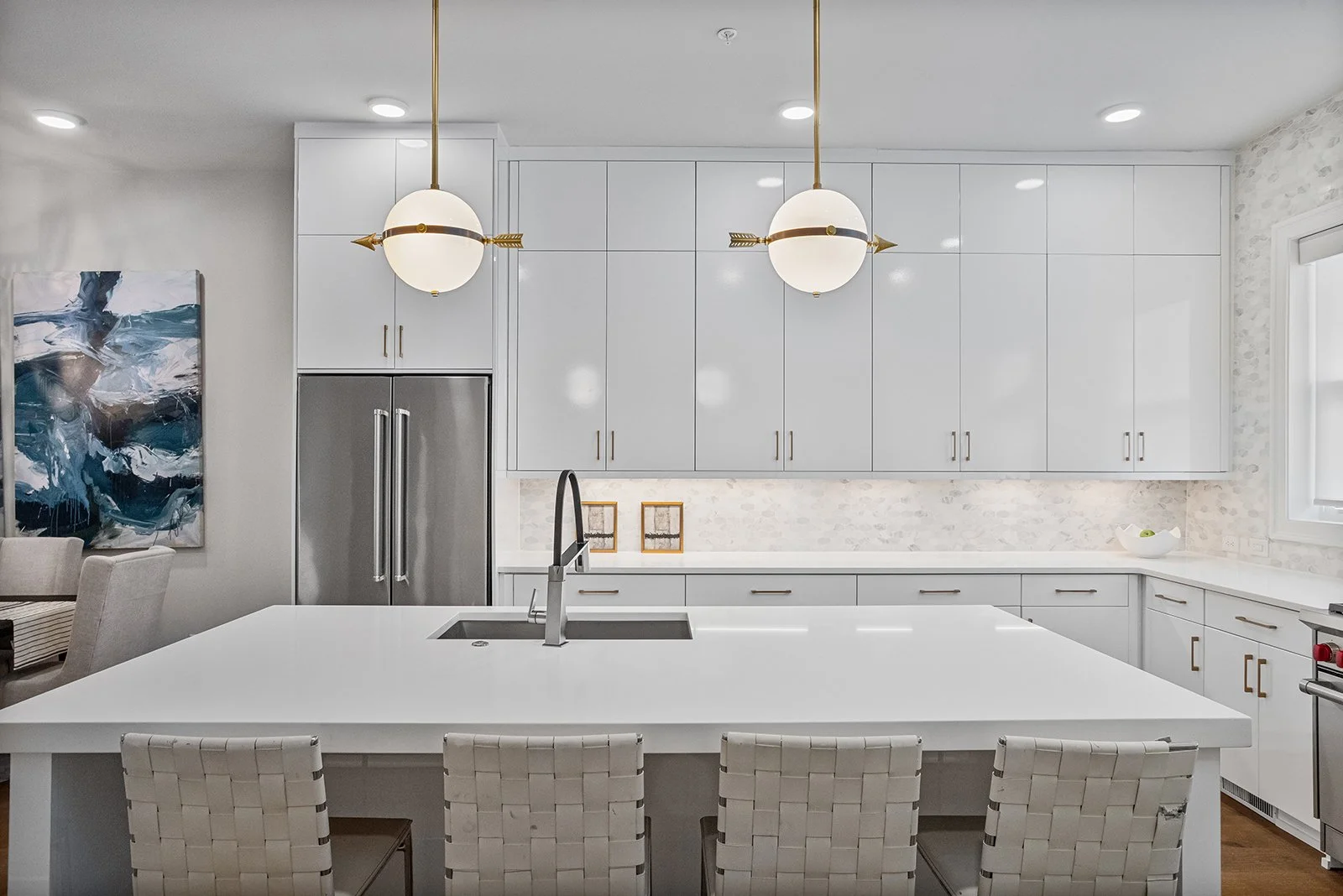 574BoulevardPlNE#12-2060-WEB-009.jpg