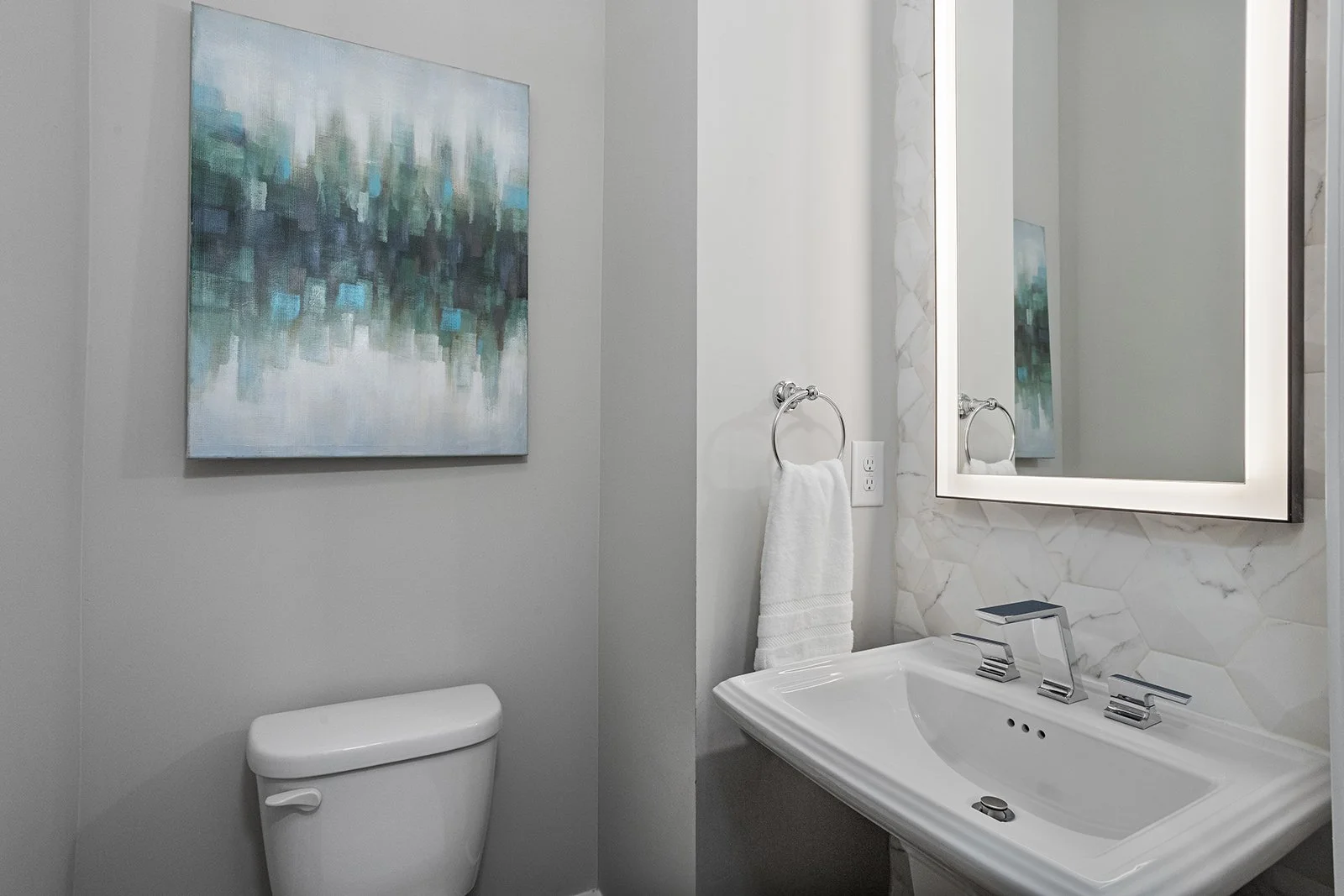 574BoulevardPlNE#12-2060-WEB-014.jpg